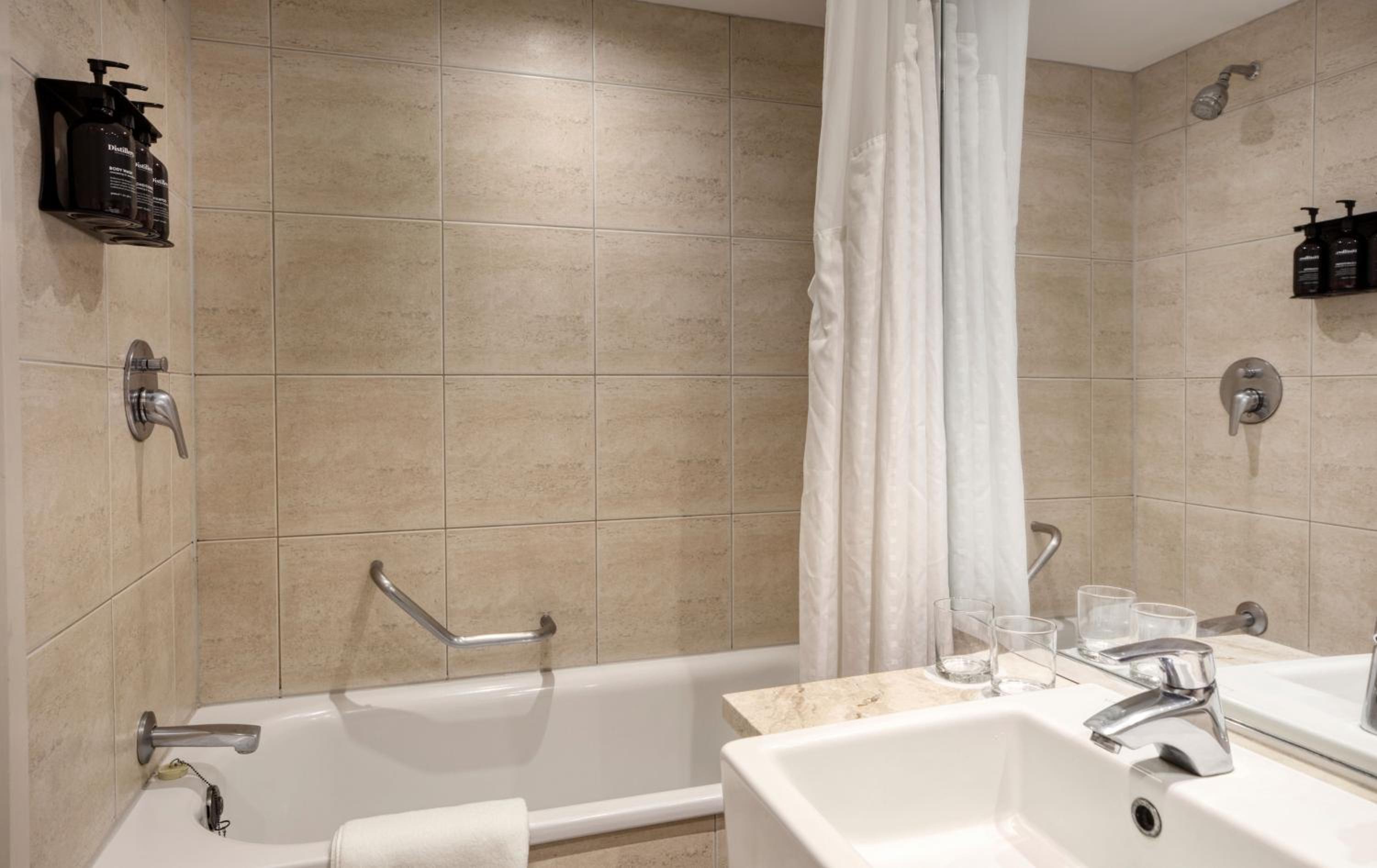 Deluxe King High Floor Room