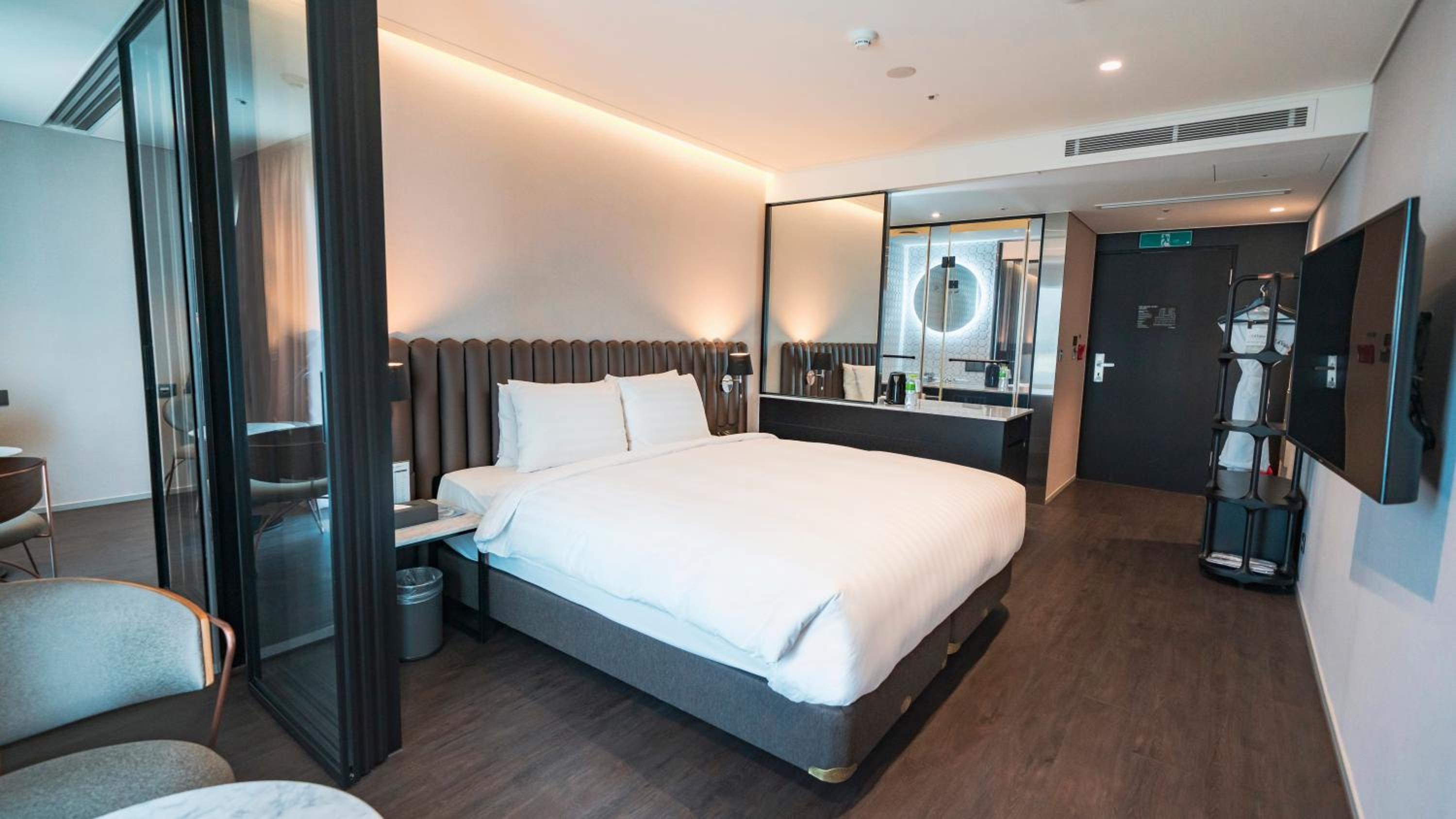 Standard Double Room with City View