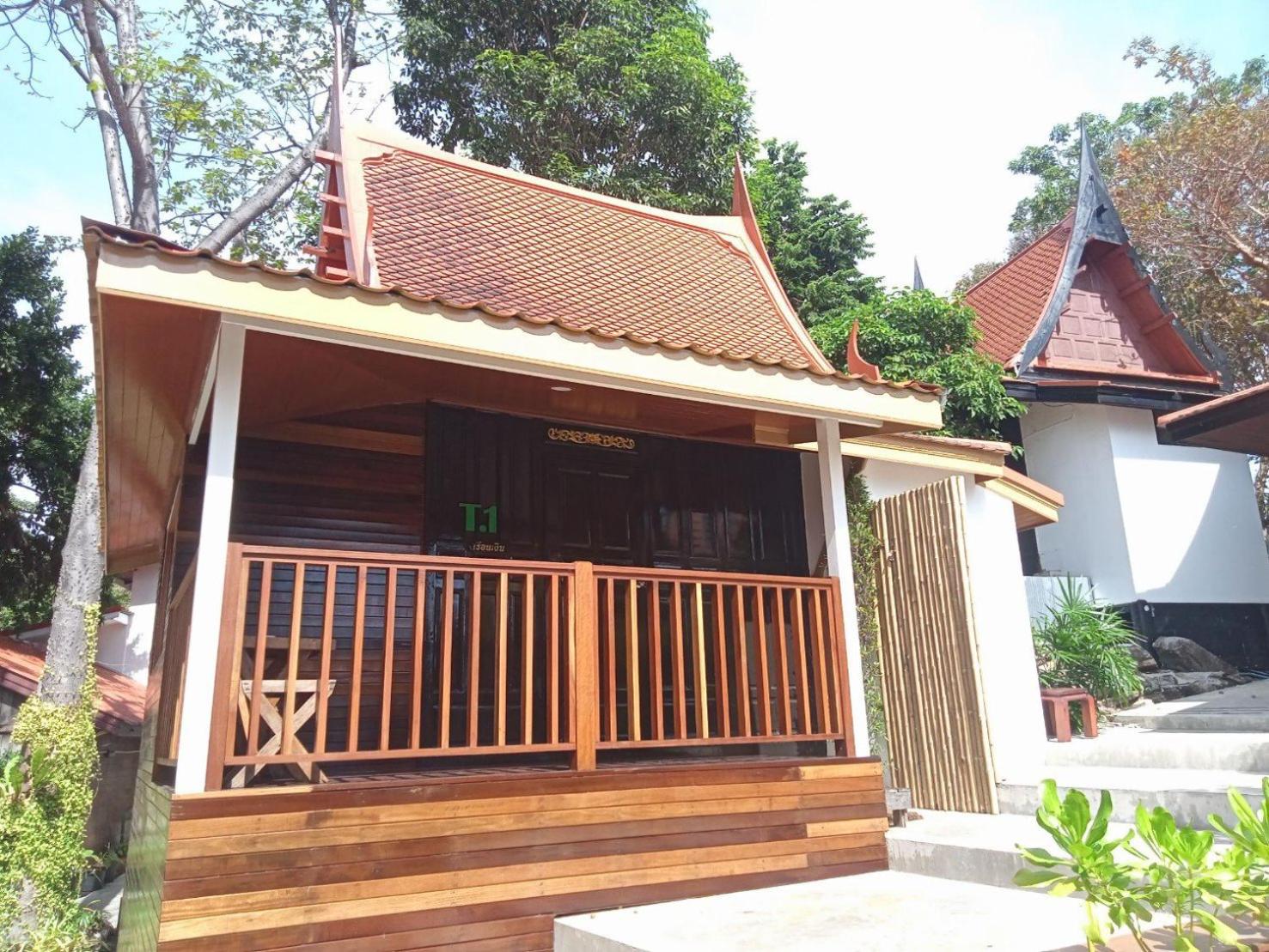 Cottage with Garden View