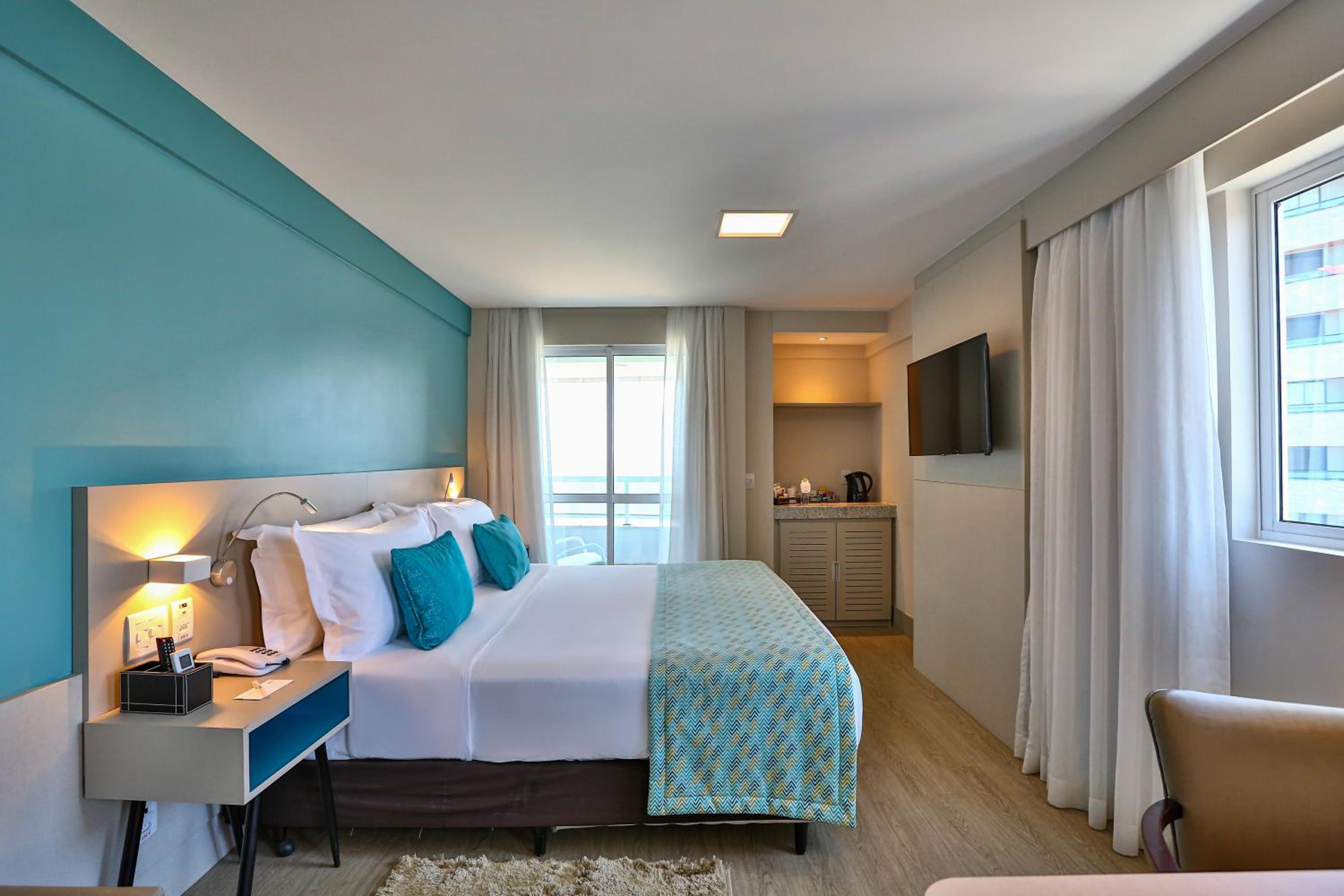 Deluxe Triple Suite with Queen Bed