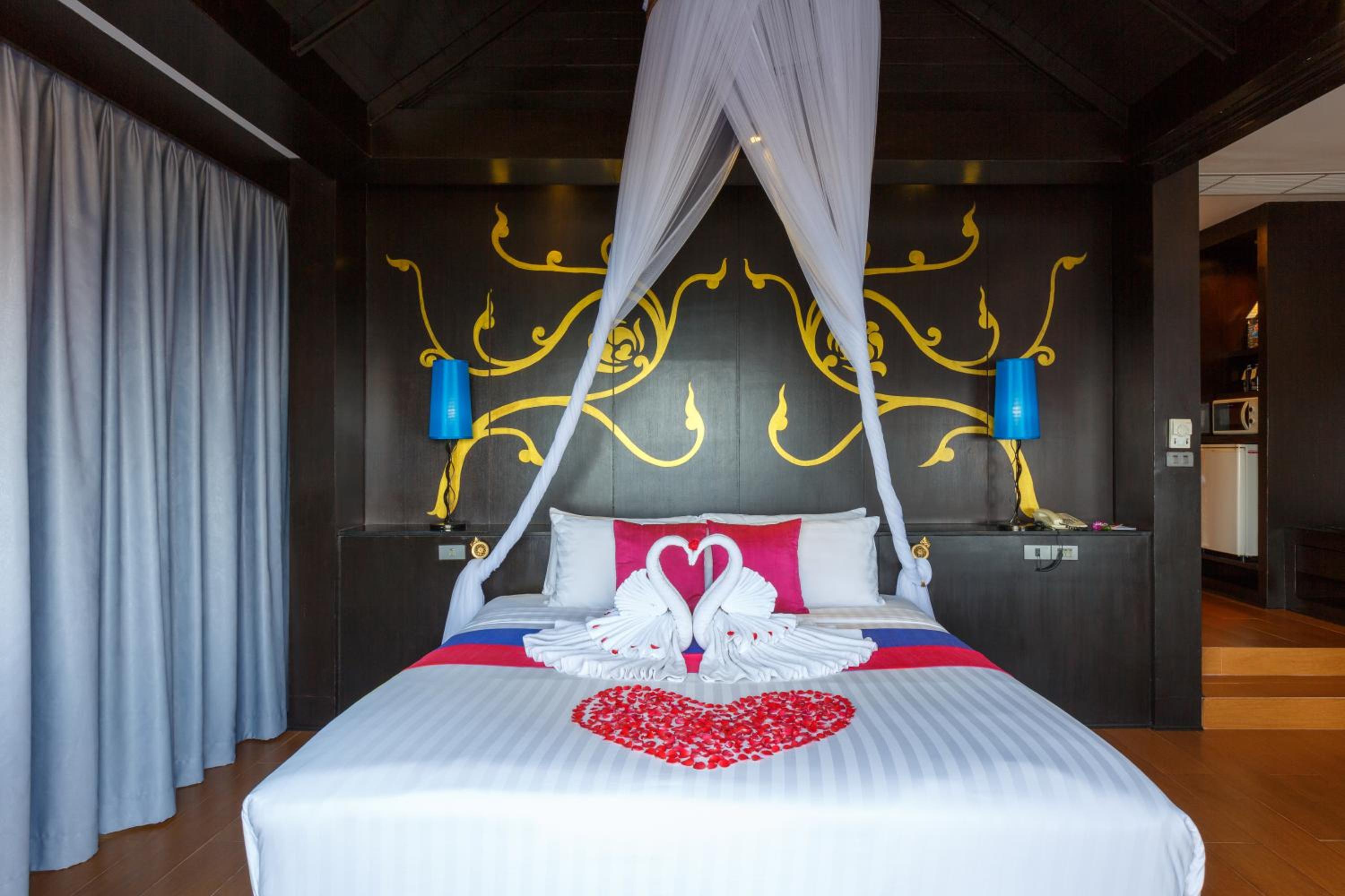 Tropical Thai Villa with Plunge Pool 