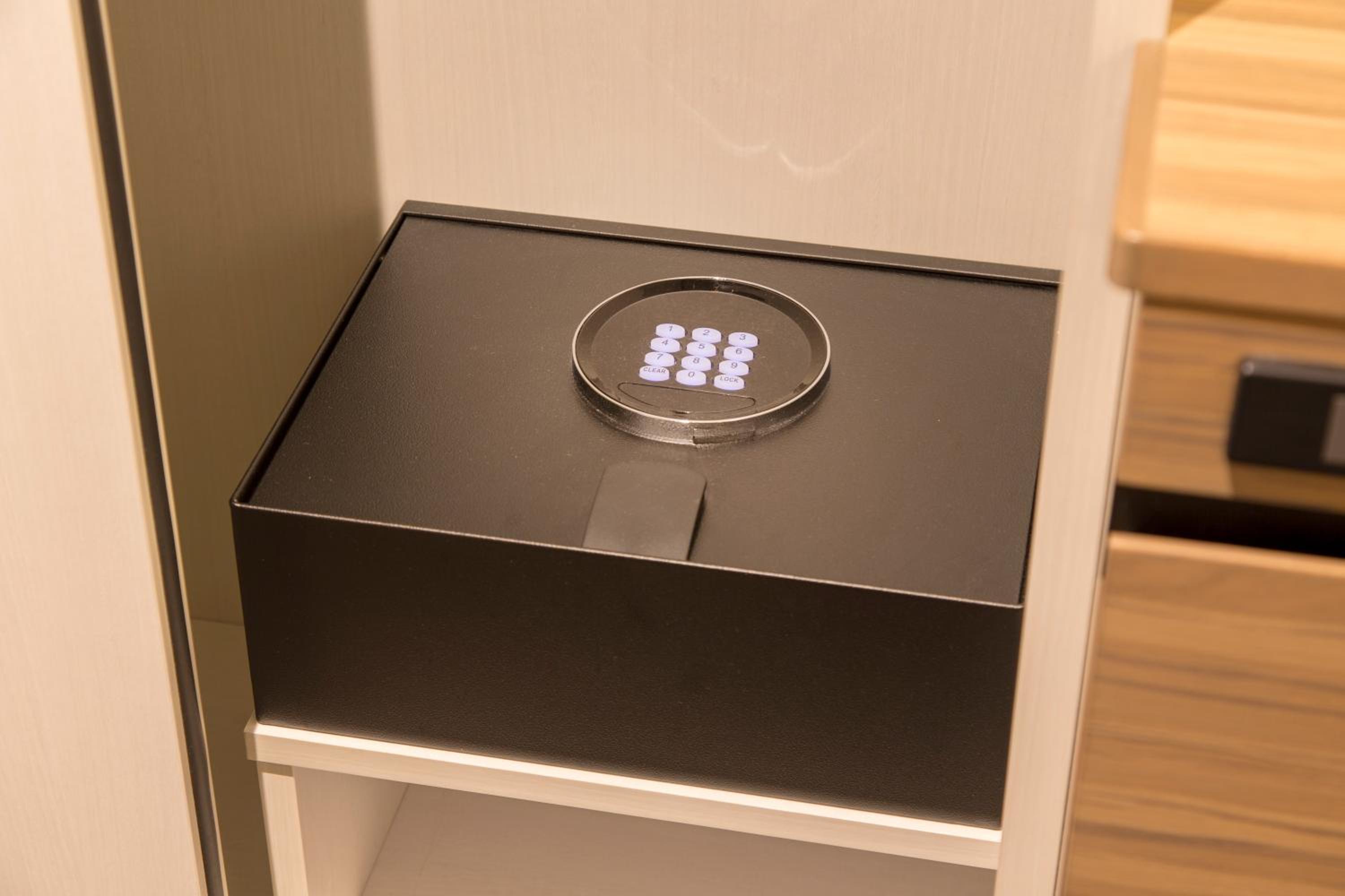 Standard Twin Room with Extra Bed - Non-Smoking