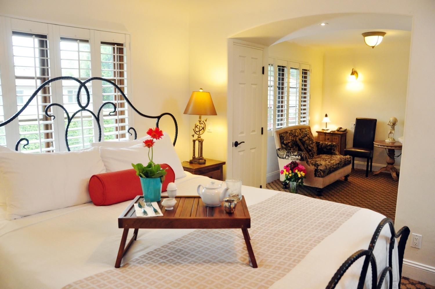 Deluxe King Studio Suite