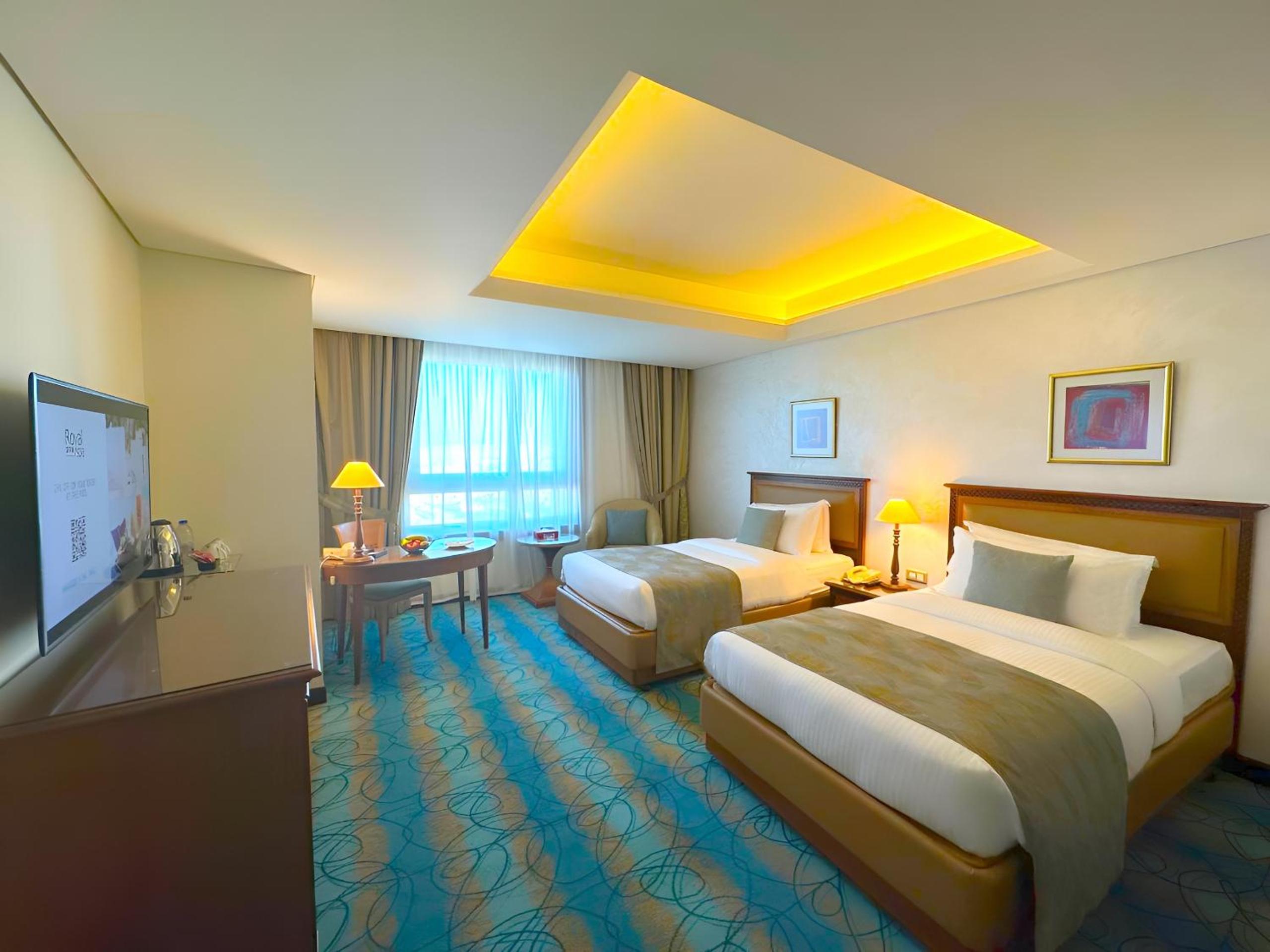 Deluxe Room Twin Beds