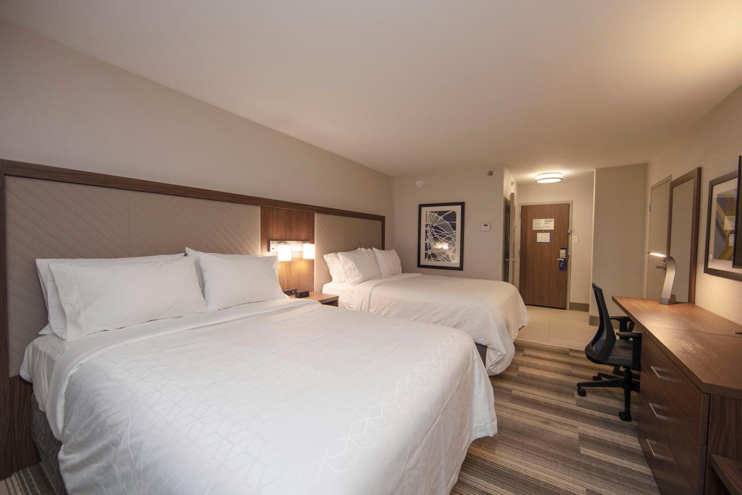 Standard Queen Room with Two Queen Beds