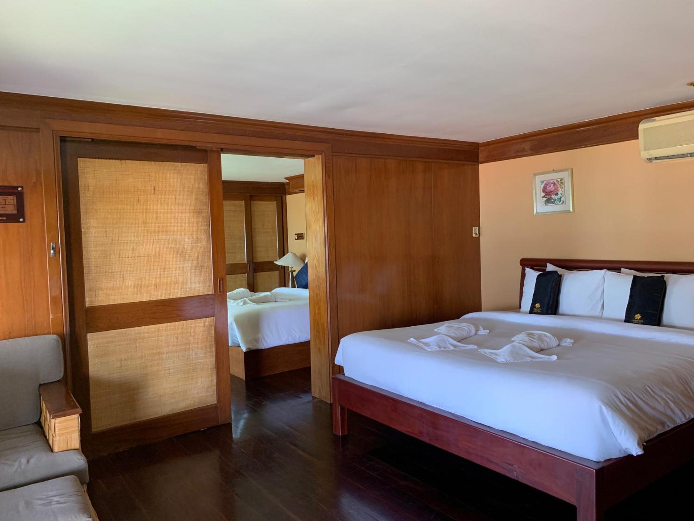 Deluxe Family Room