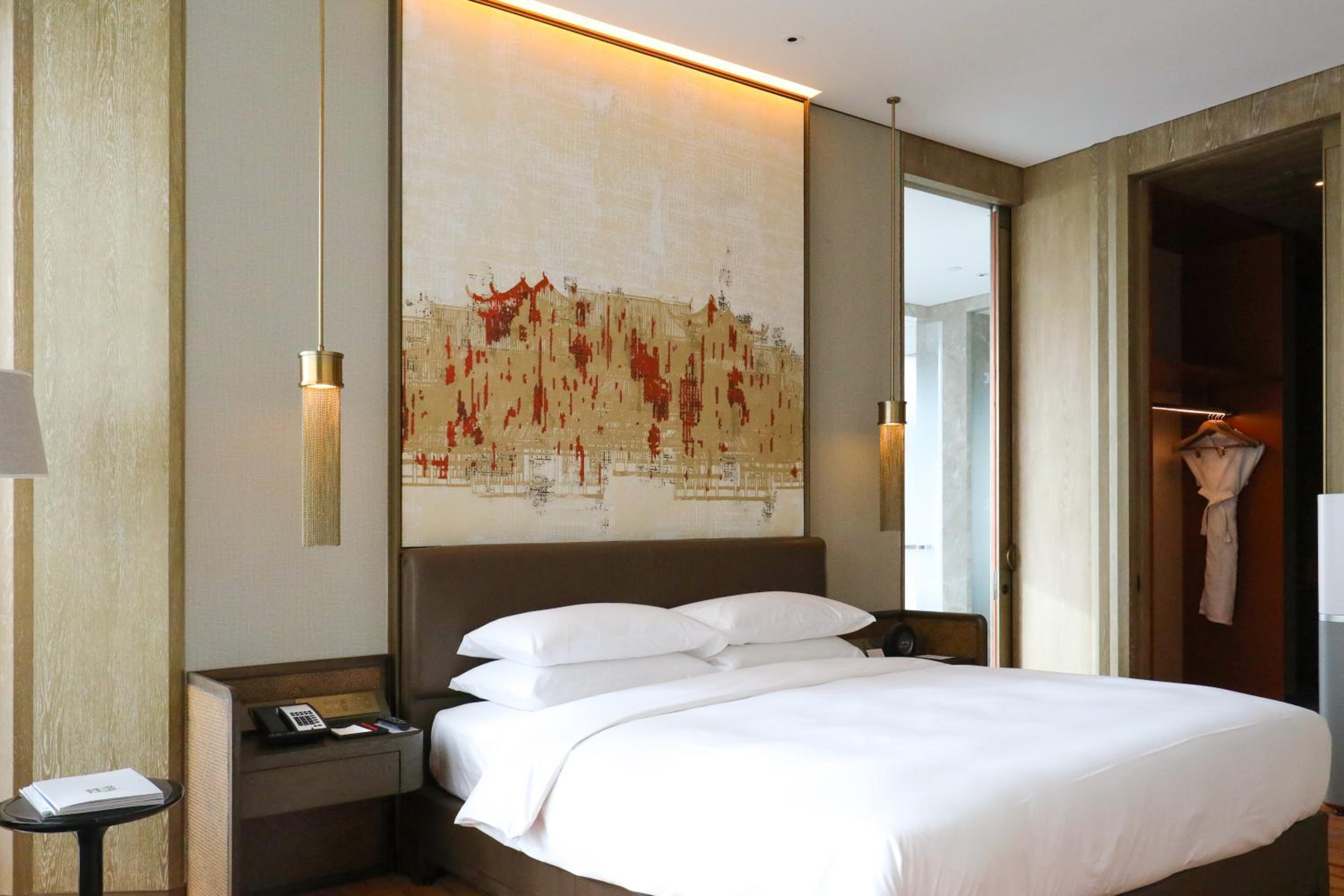 Grand King Suite