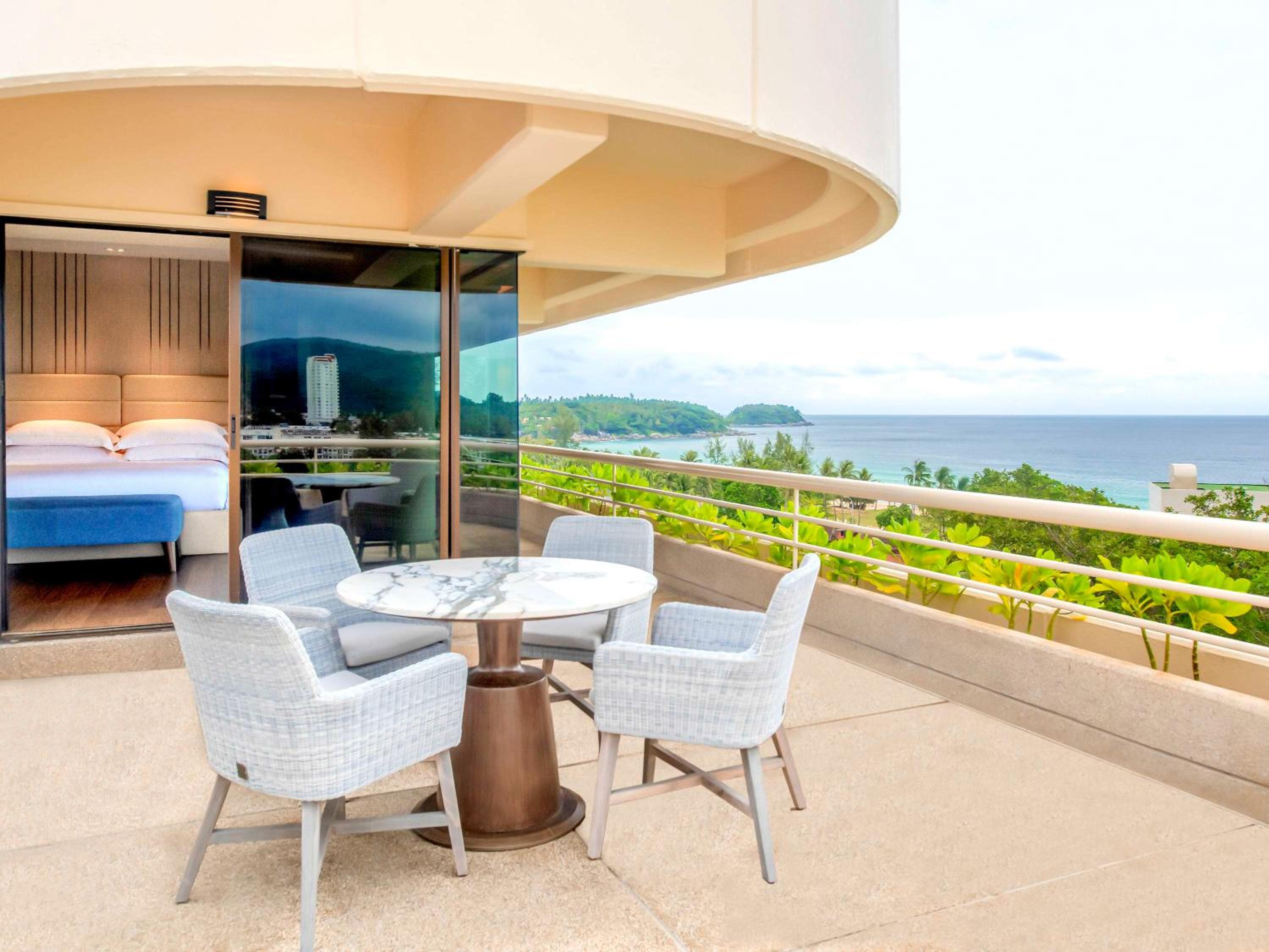 Deluxe Suite with Sea View