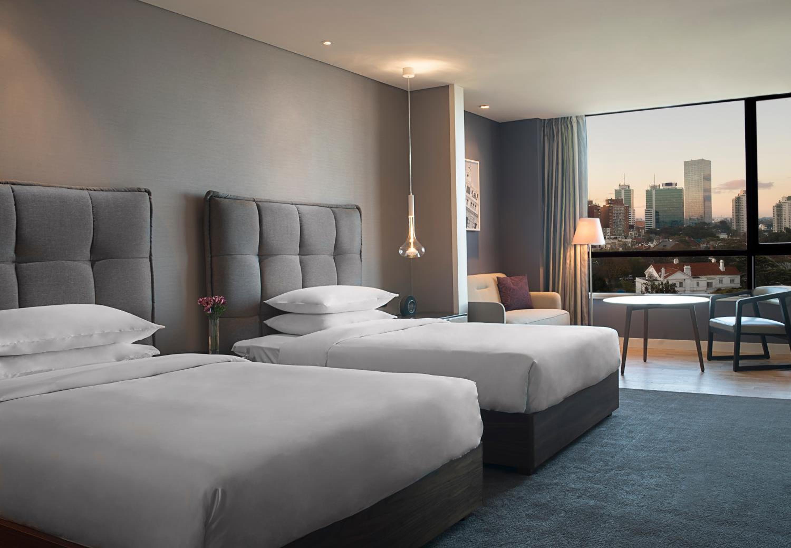 Twin Room with City View - High Floor