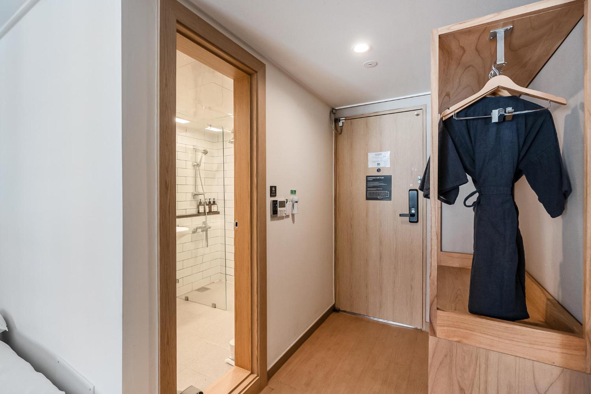 Deluxe Twin Room with City View