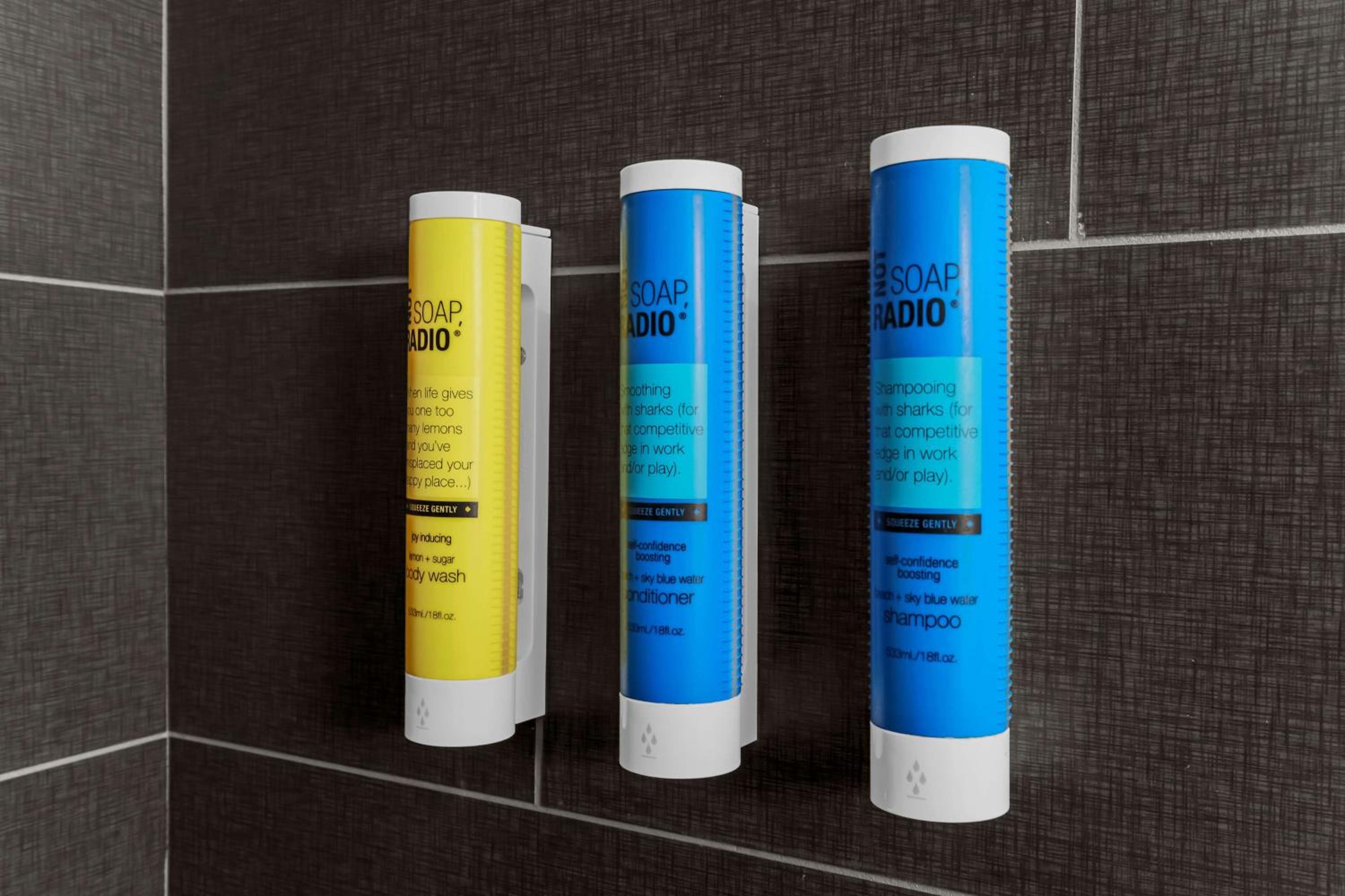 King Room with Bath Tub - Mobility and Hearing Access