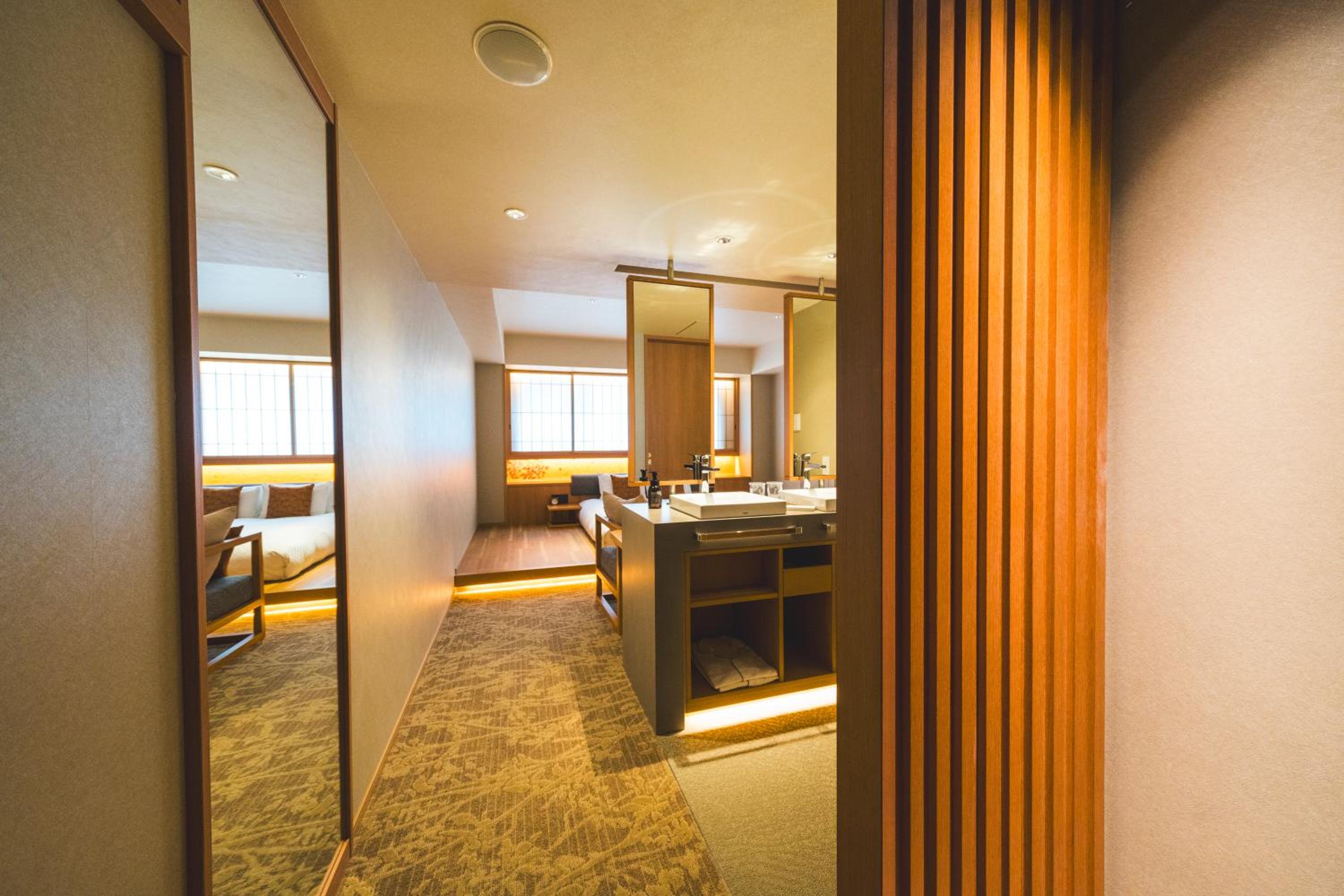 Deluxe King Room - Non-Smoking