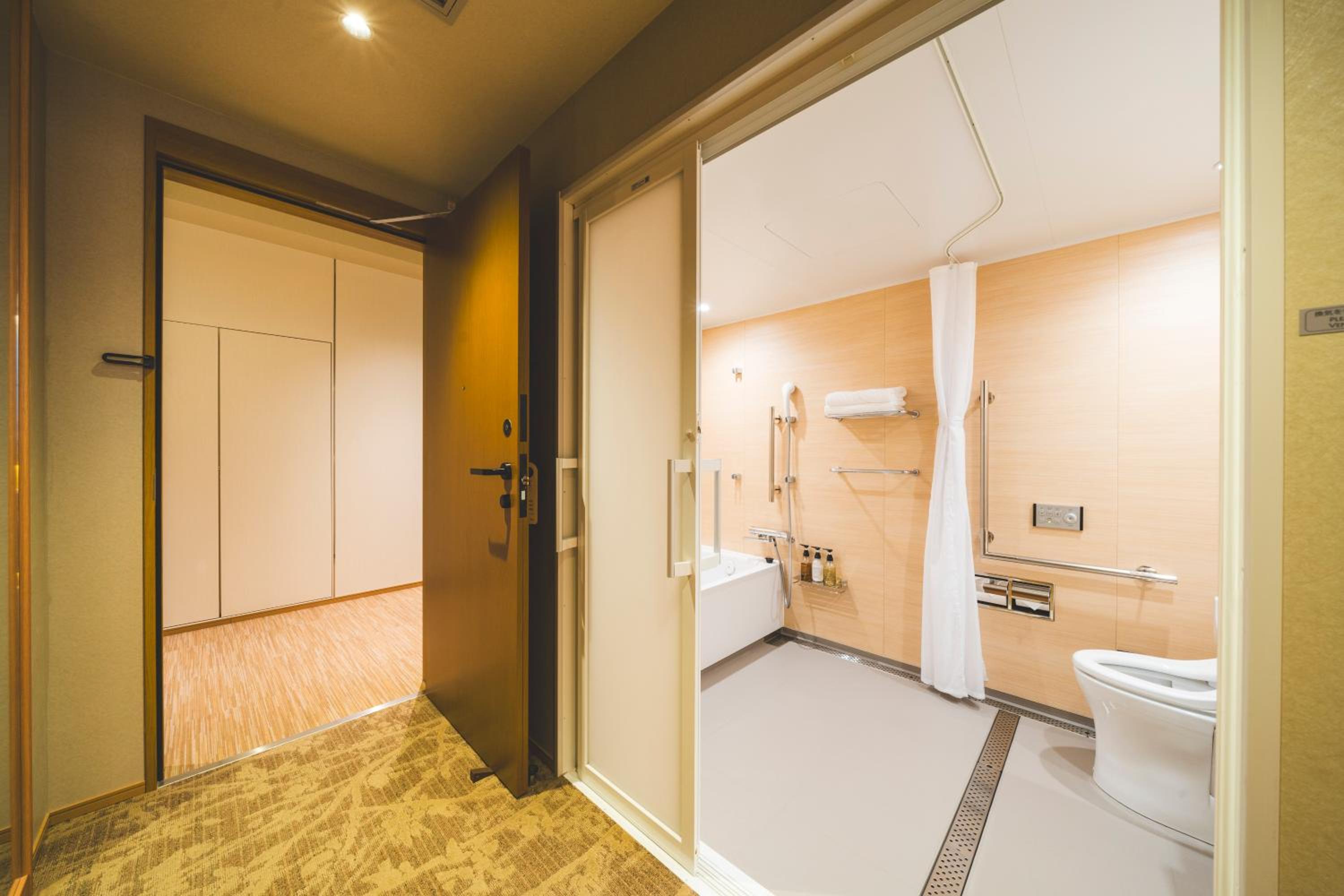 Double Room with Two Double Beds and Bath Tub - Disability Access/Non-Smoking