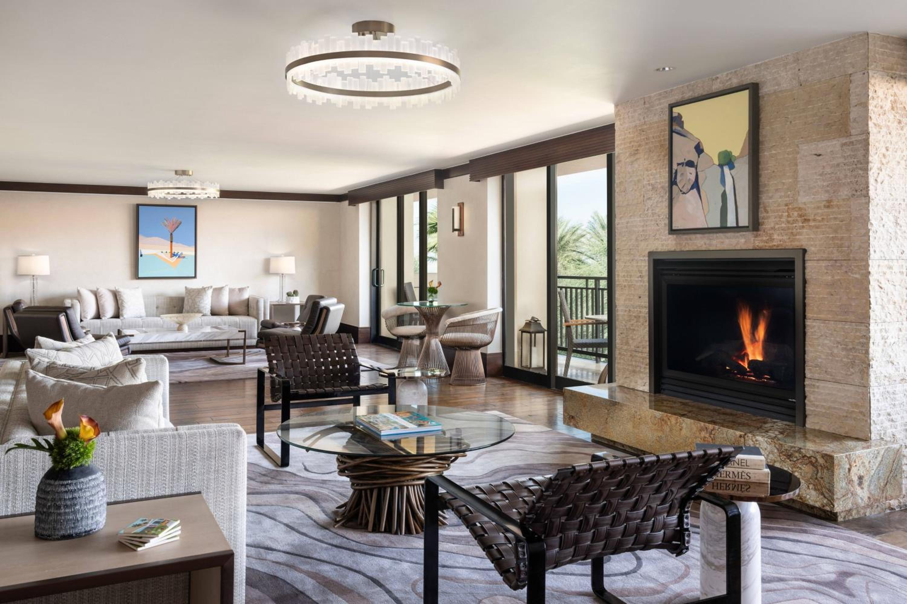  Desert View, Top Floor.