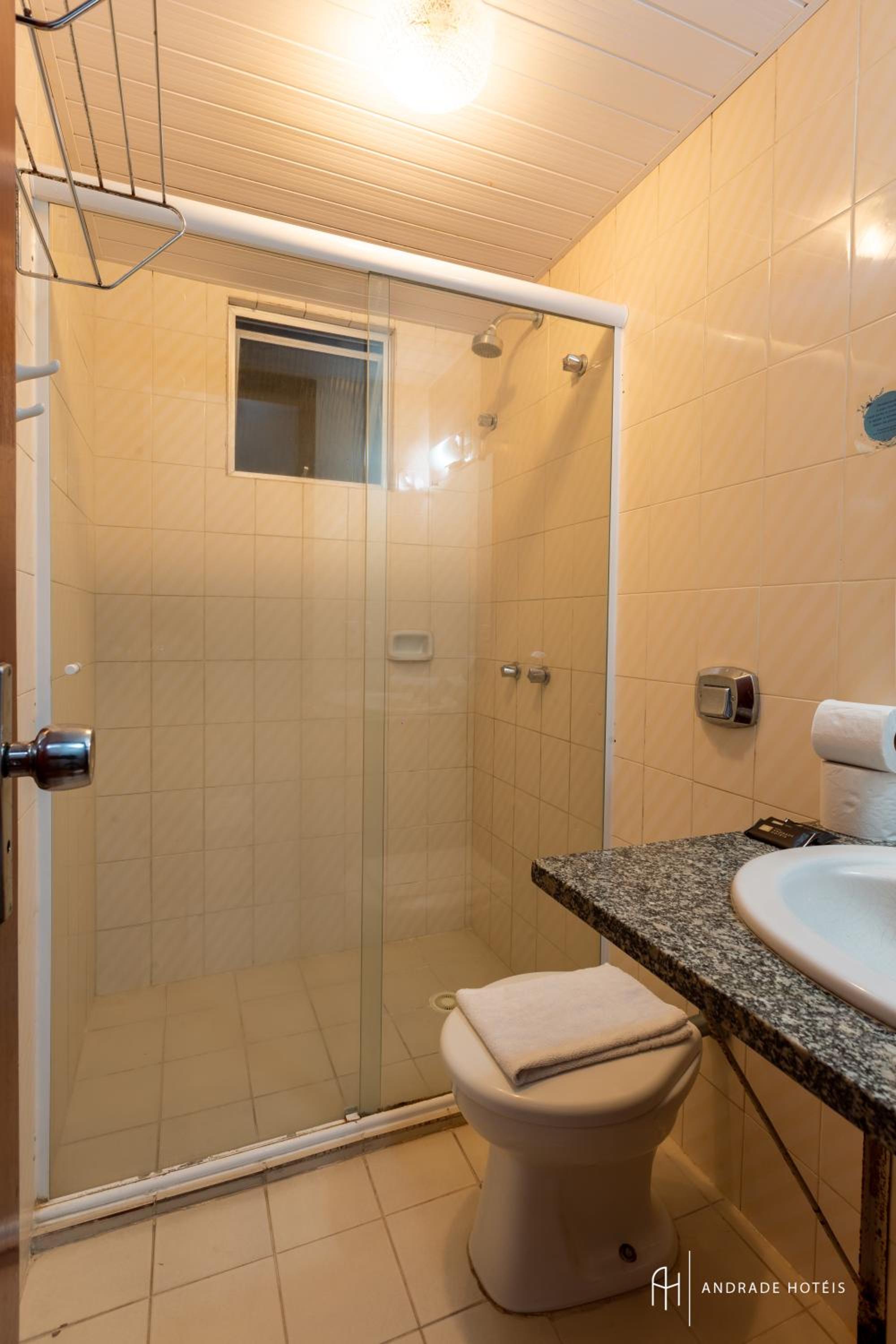 Double Room with 1 Double Bed and 1 Single Bed