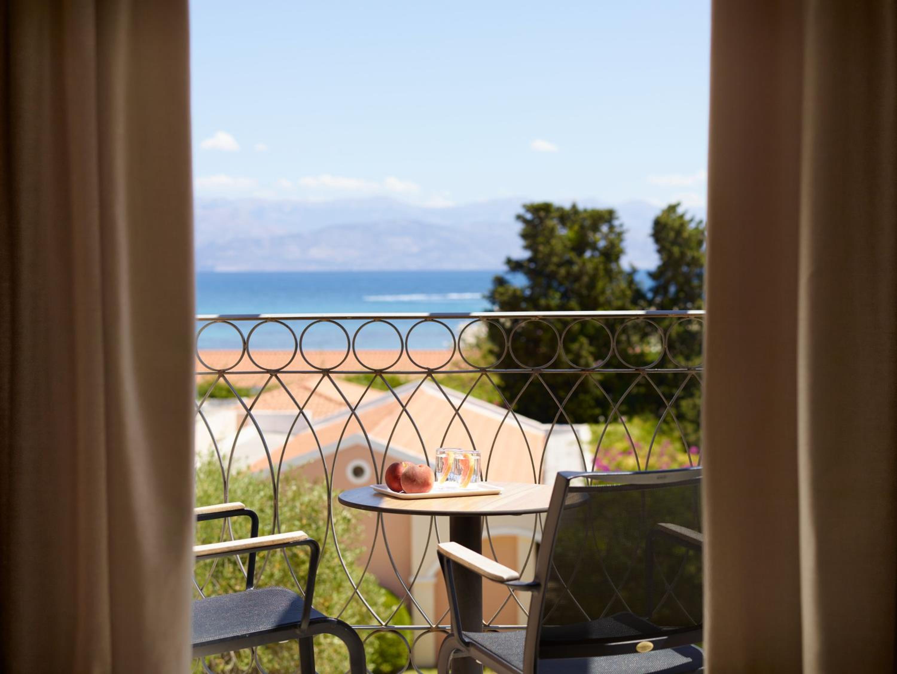 Double or Twin Room with Sea View