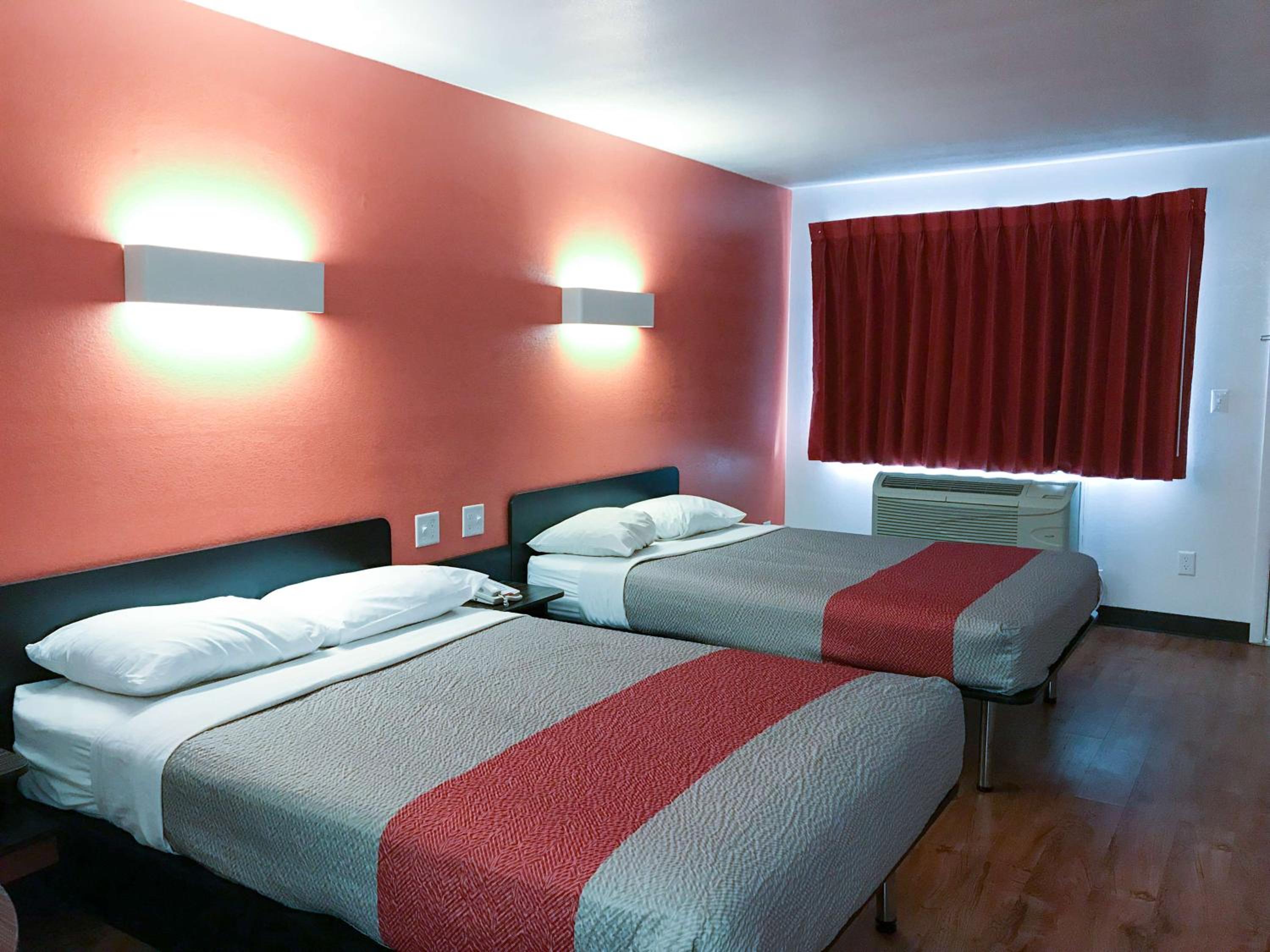 Quadruple Room - Non-Smoking