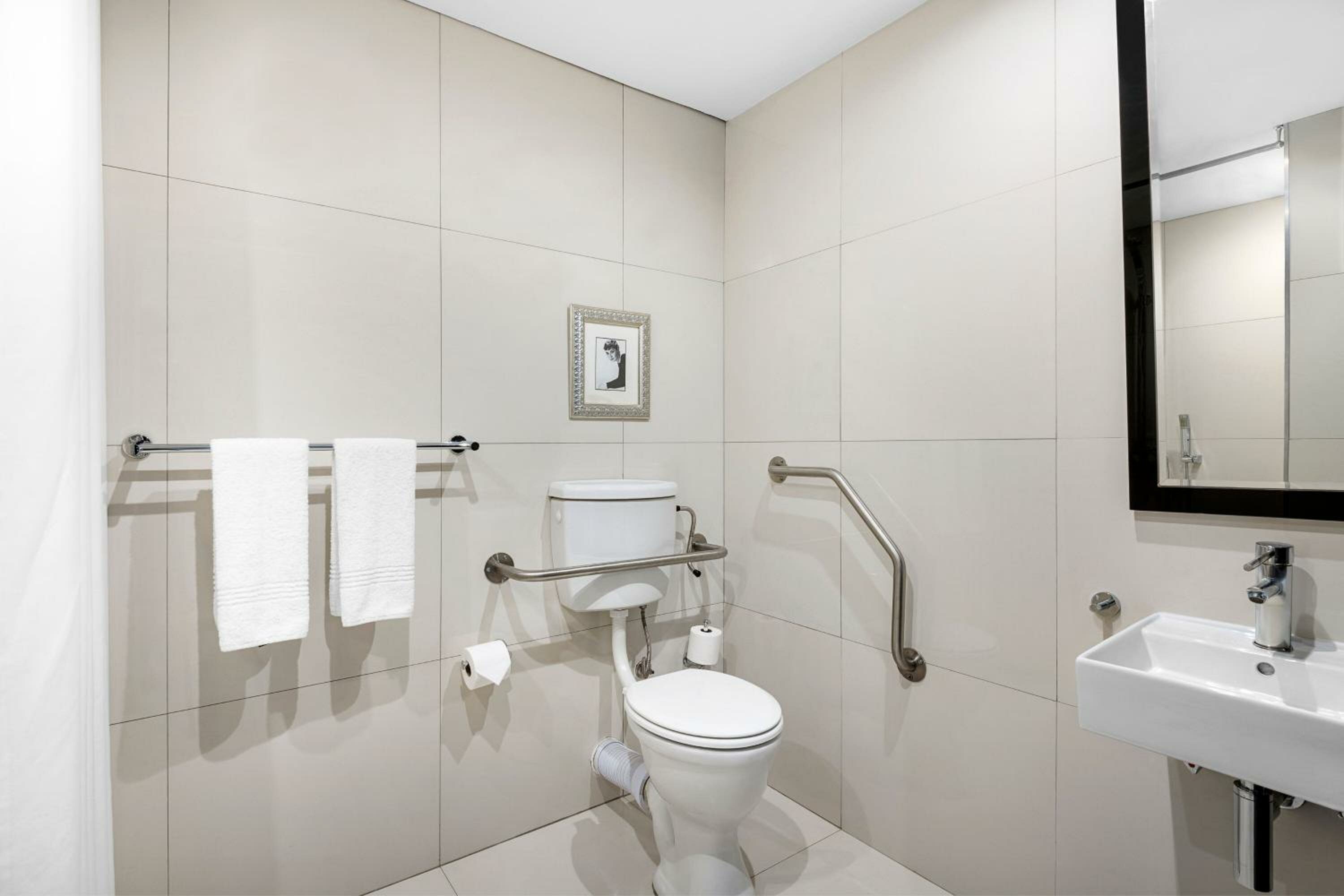 Guest room, 1 King Bed