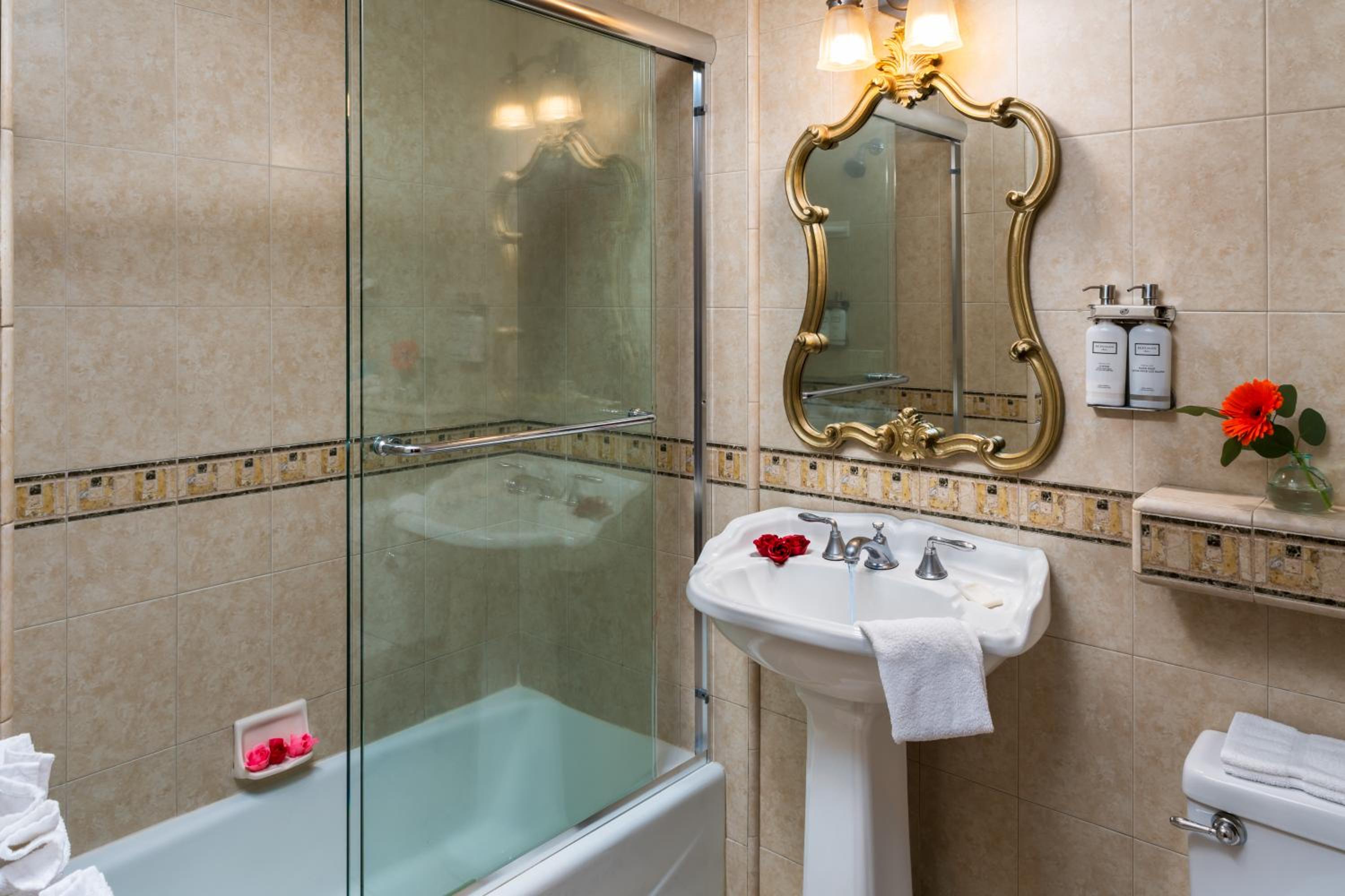 Deluxe King Room with Balcony