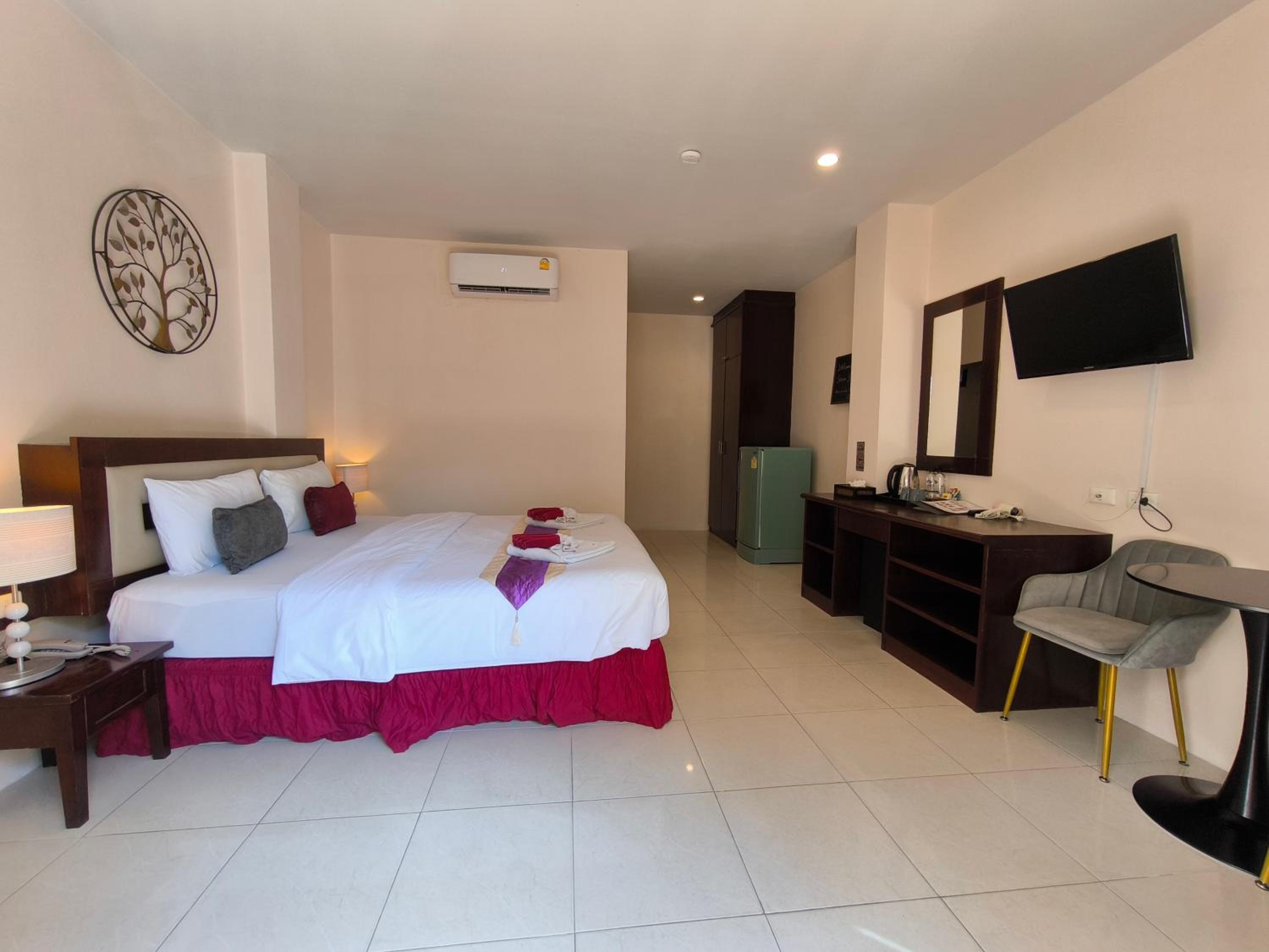 Deluxe Double Room with Pool Access
