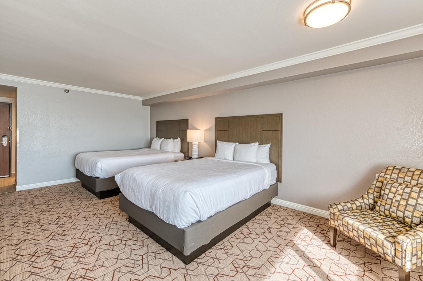 Standard Queen Room with Two Queen Beds - Non Smoking 