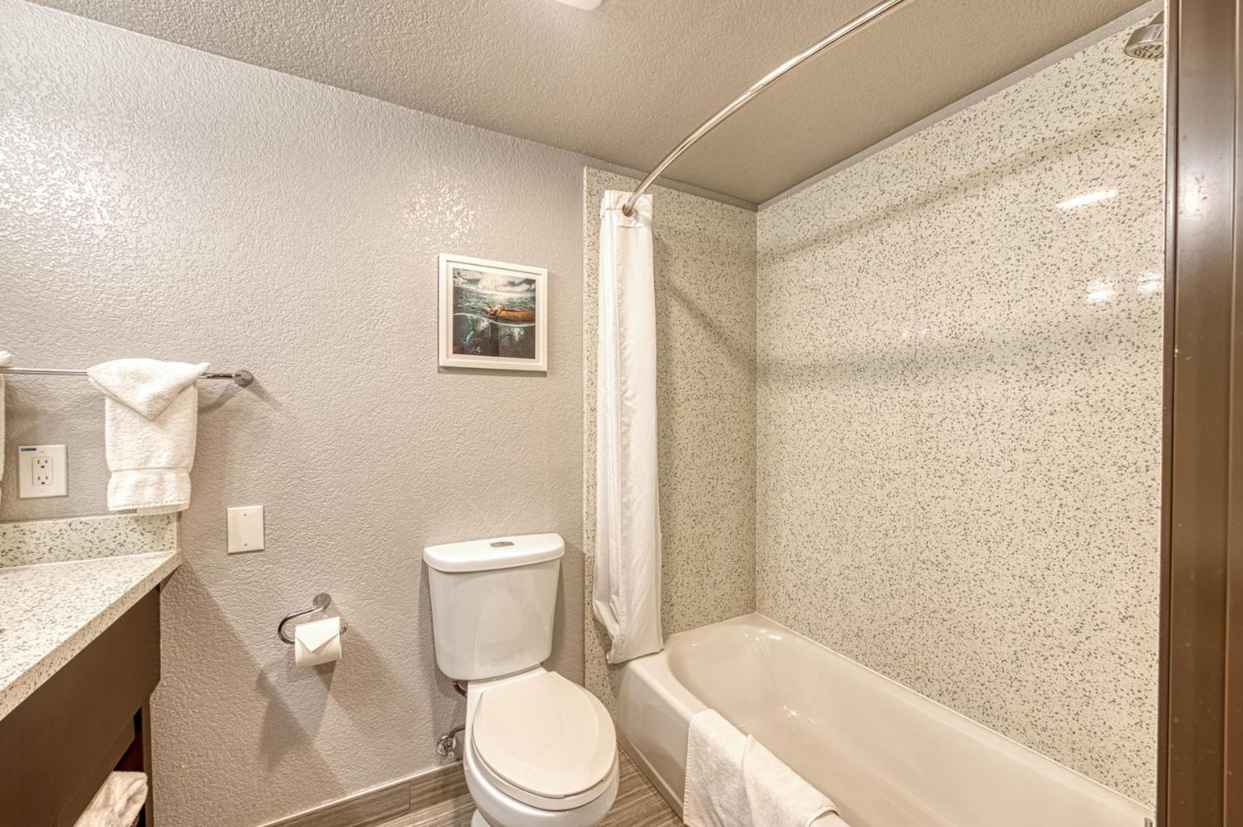 Standard Queen Room with Two Queen Beds with Balcony - Non Smoking