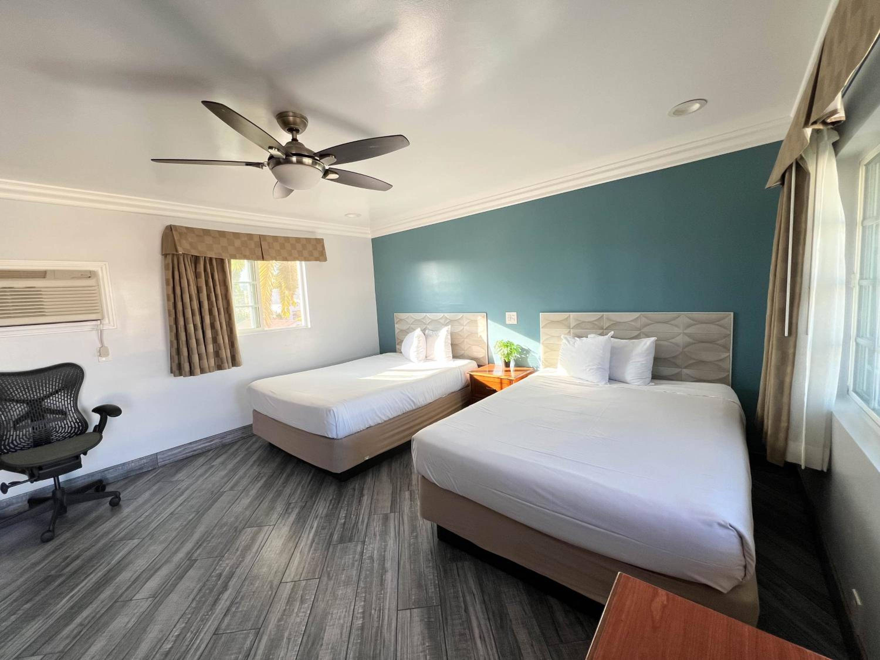 Queen Room with Two Queen Beds and Kitchen - Non-Smoking