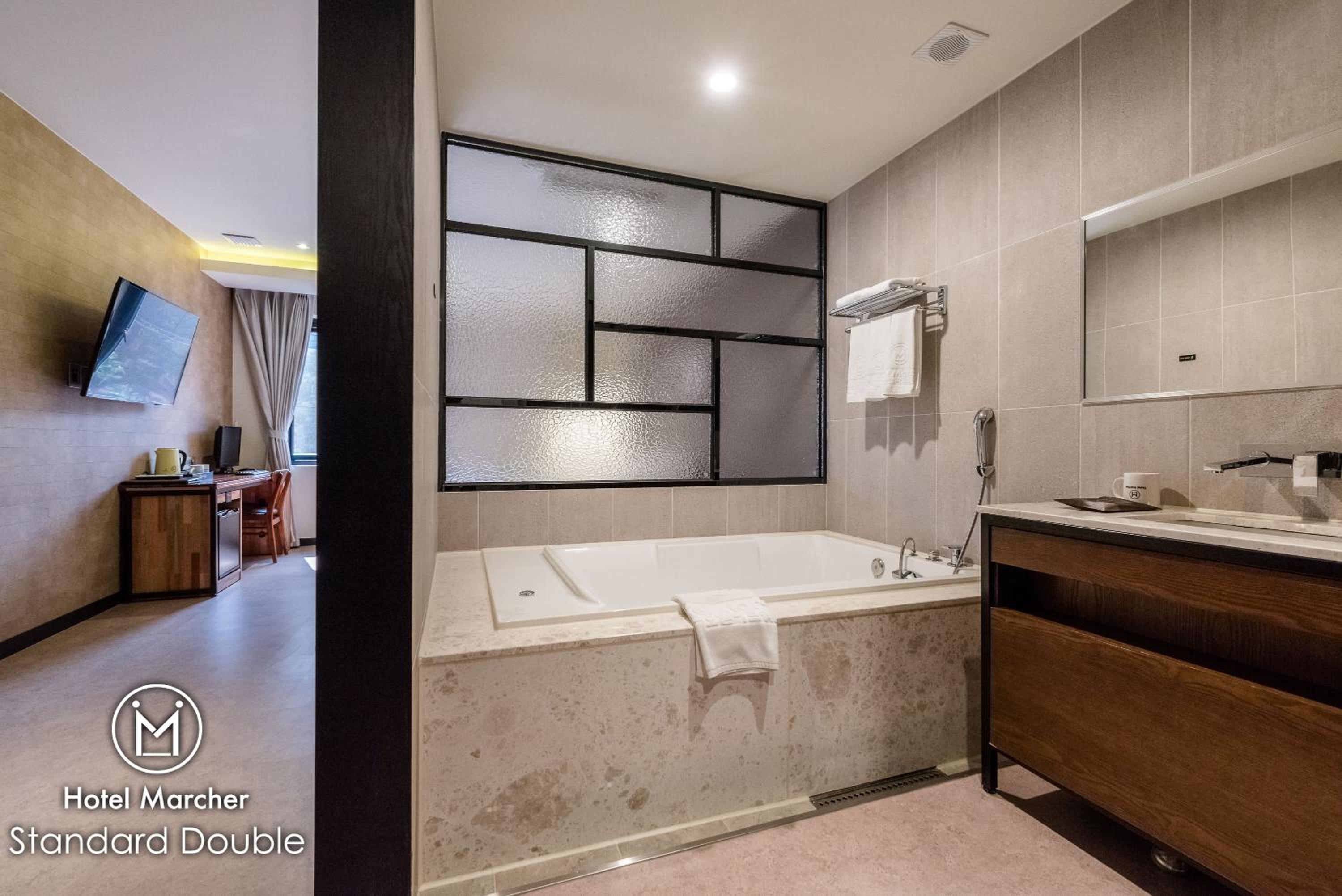 Deluxe Double Room with Bath