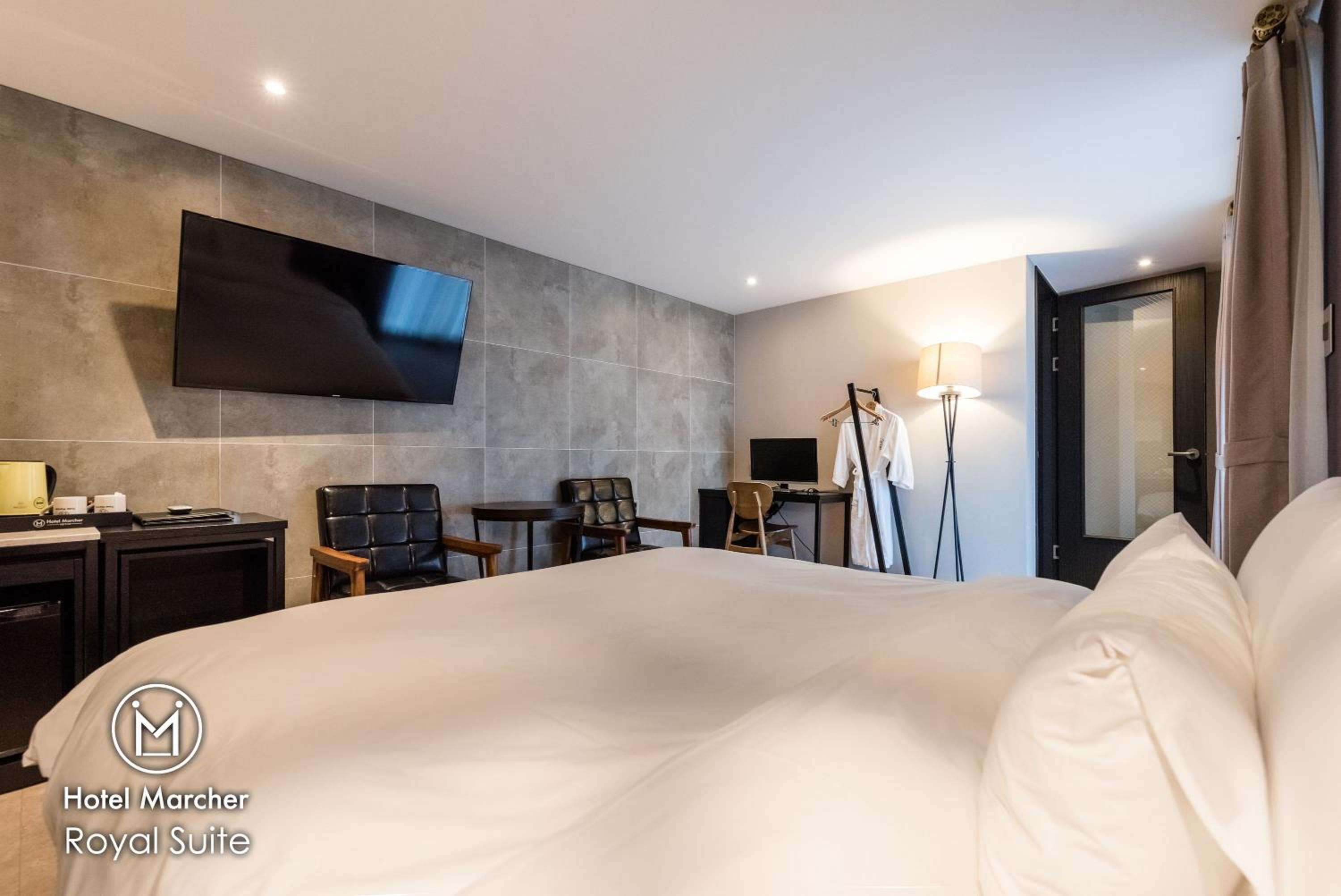 Royal Suite with Bath