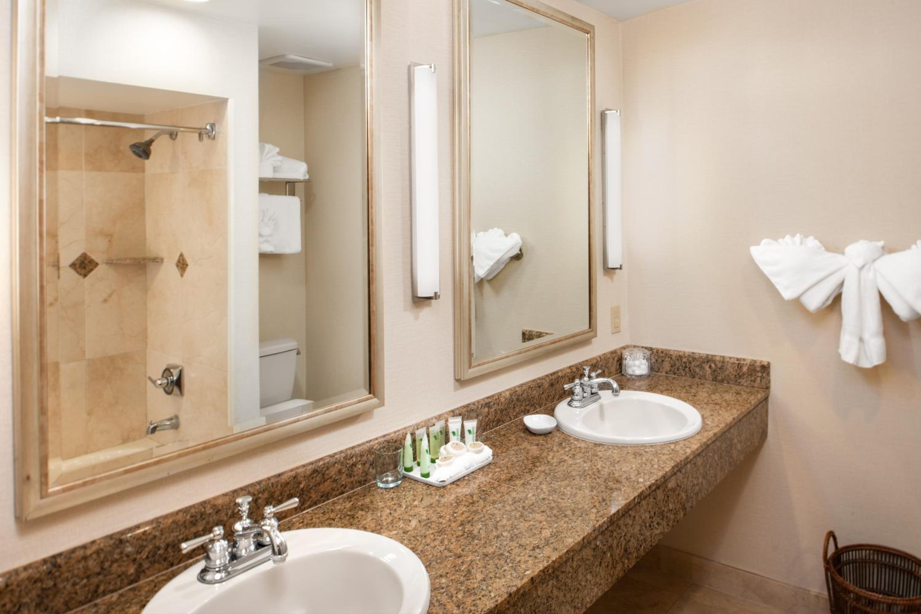 Oversize Garden View Suite