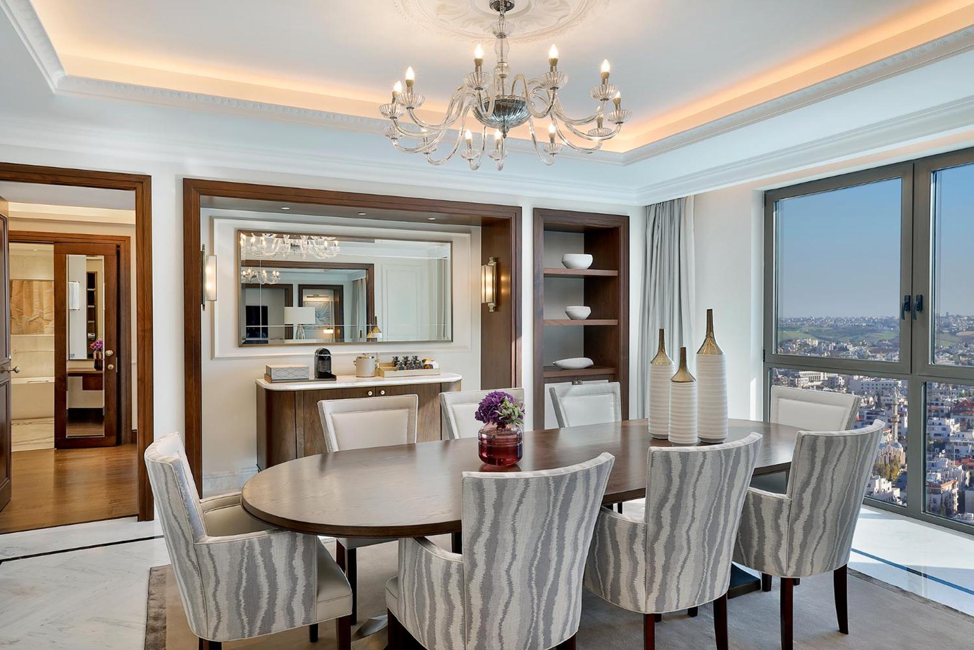 Ambassador, Suite, 1 King, Skyline View