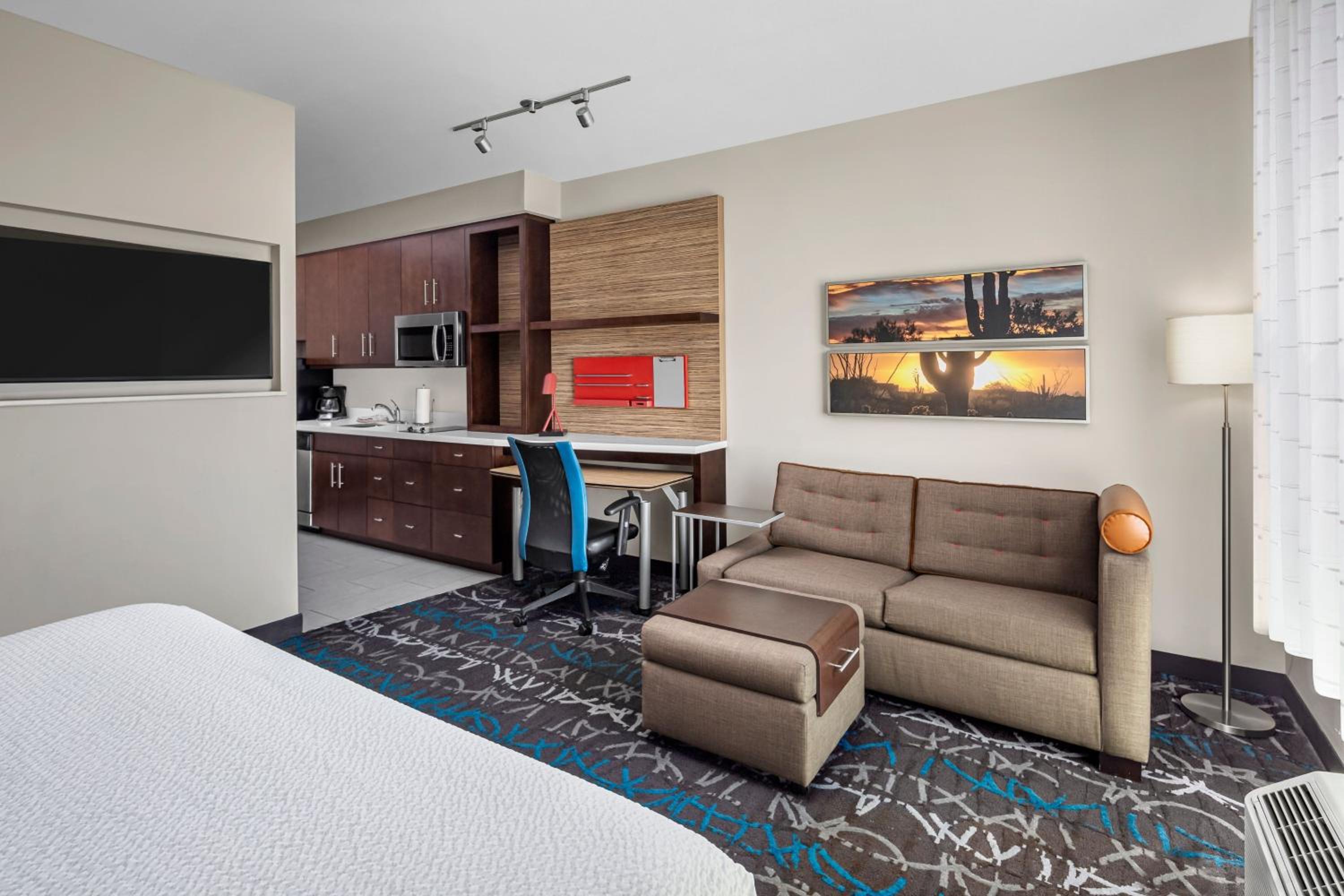King Studio with Sofa Bed