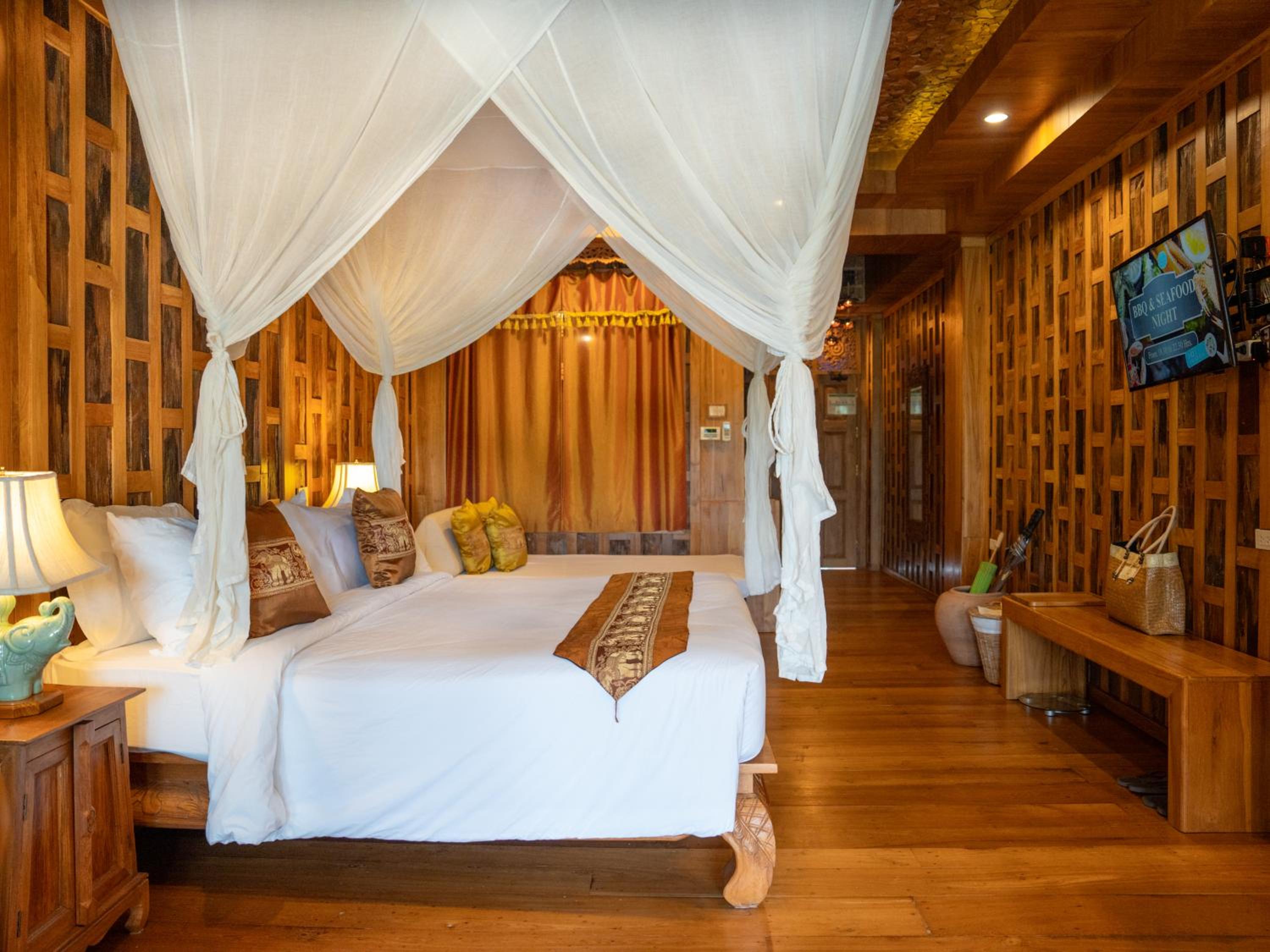 Pool Suite Plus with FREE THB 1,500 Net Resort Credit per night