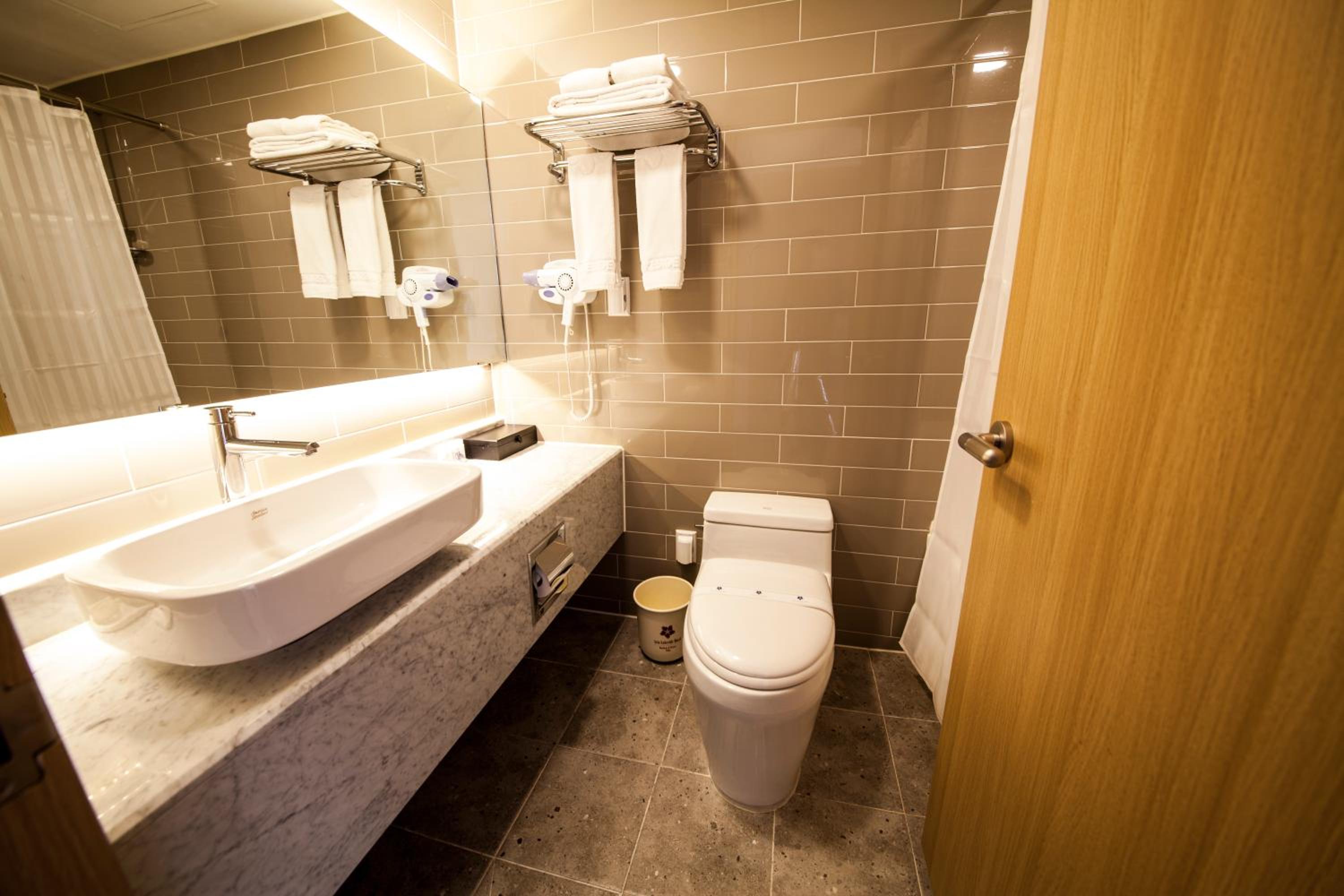 Executive Deluxe with Lake View