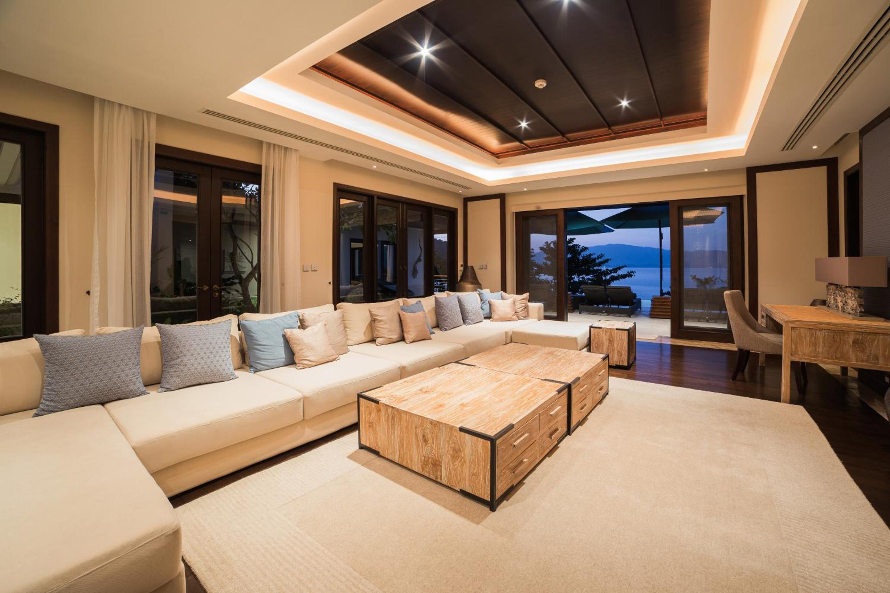 Six-Bedroom Ocean Front Residence 