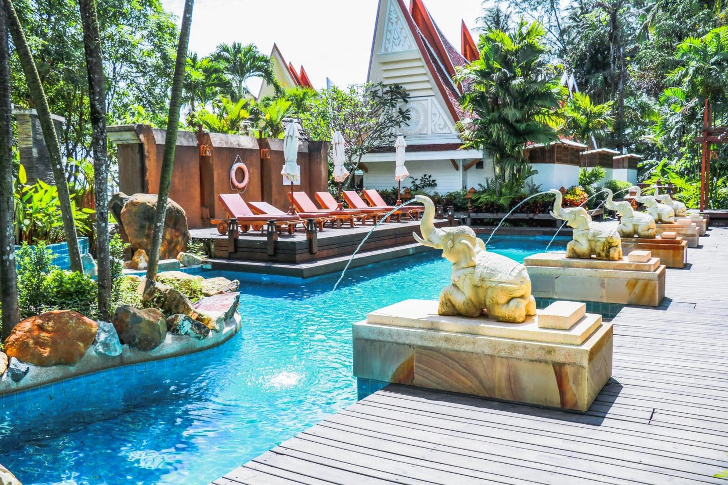 Villa Pool Access
