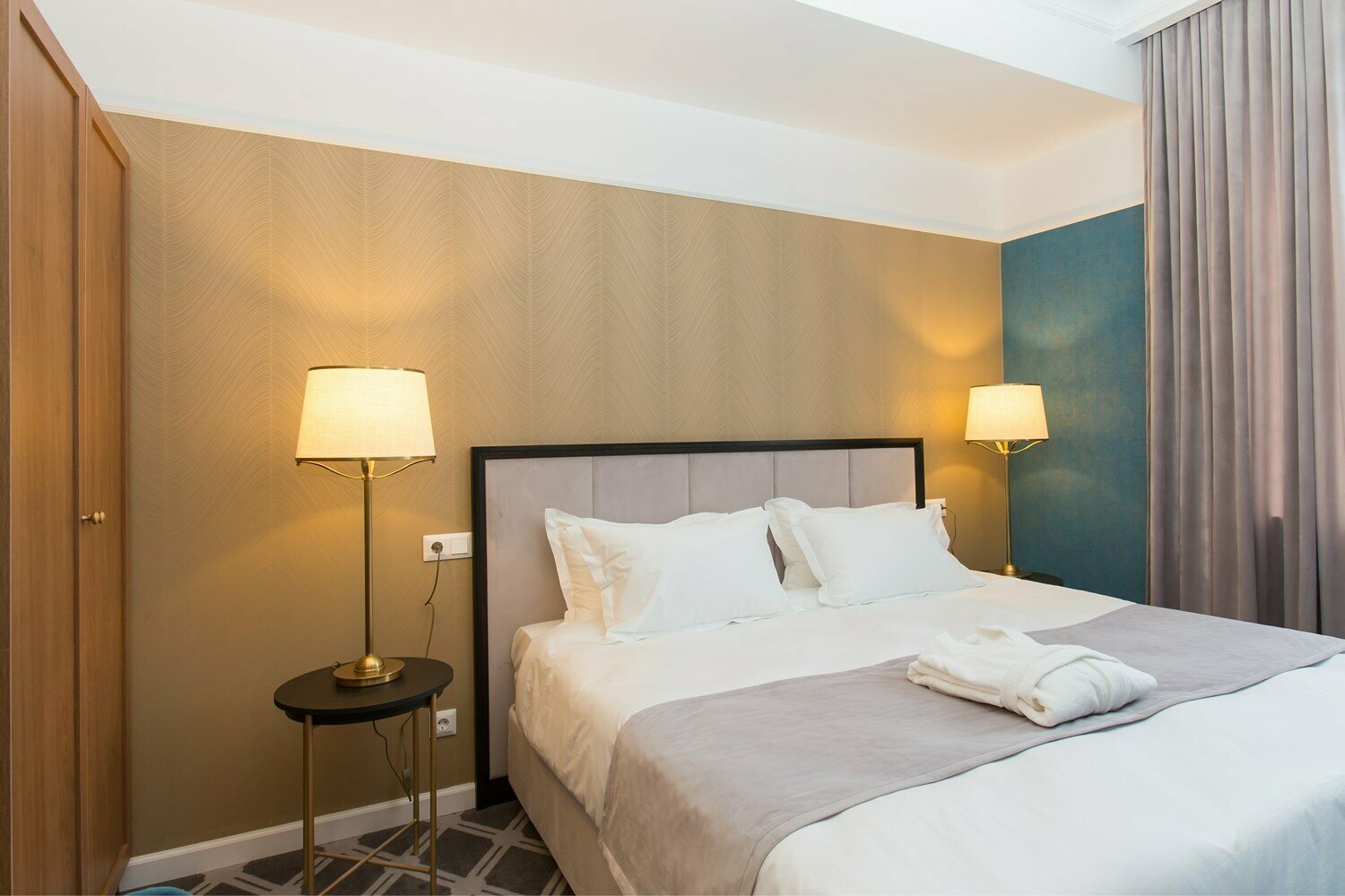 "Джуниор Сюит"