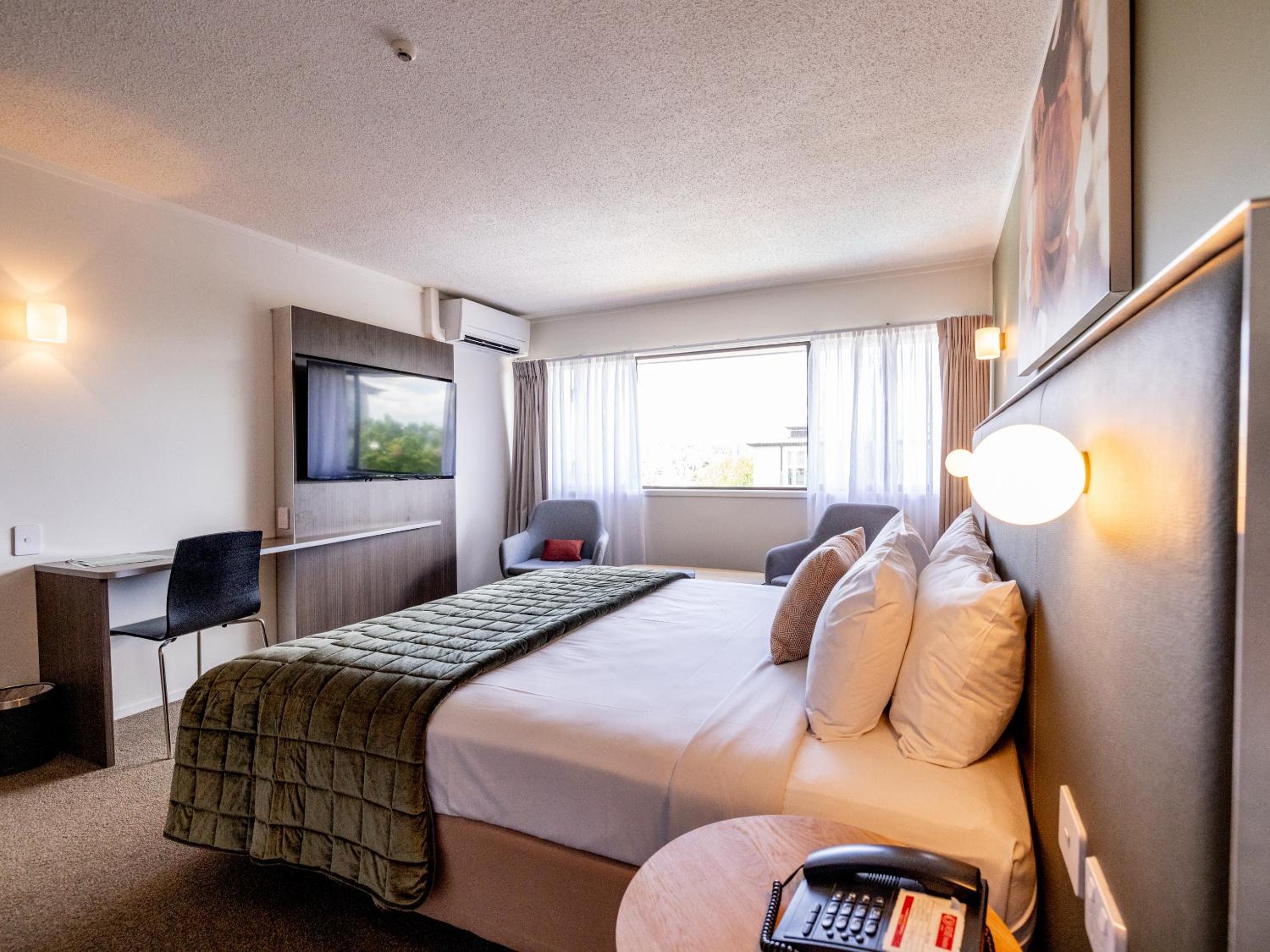 Superior King - City Views