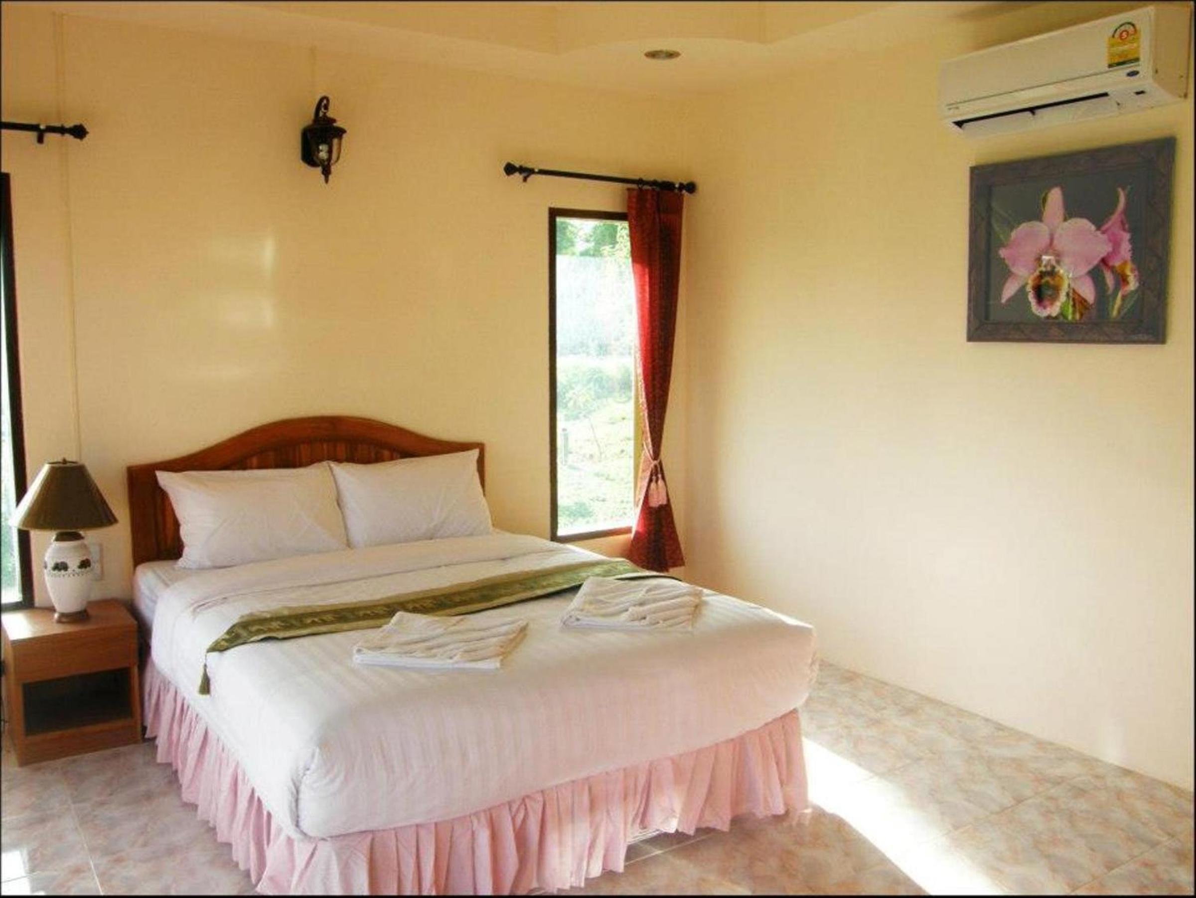 Deluxe Double Room with Garden View
