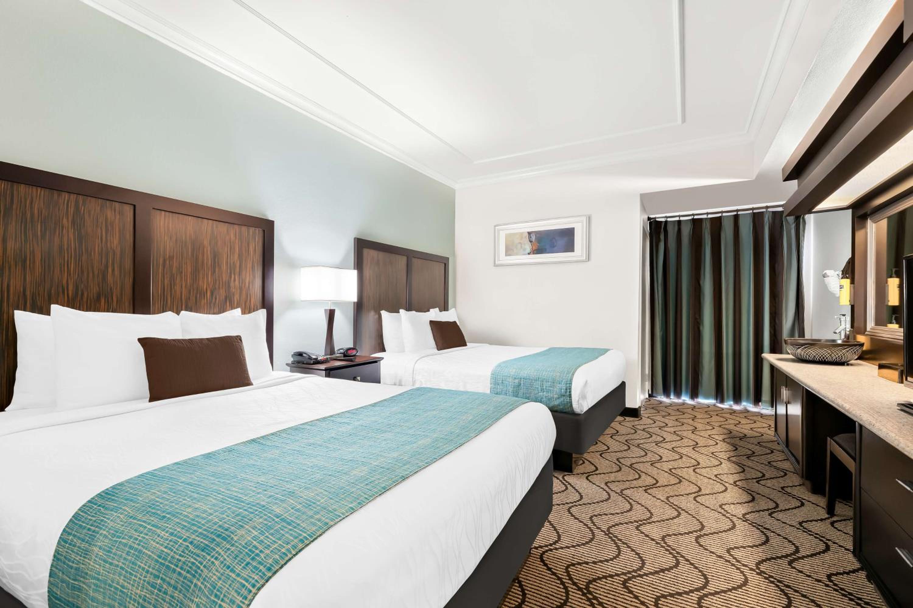 Queen Suite with Sofa Bed