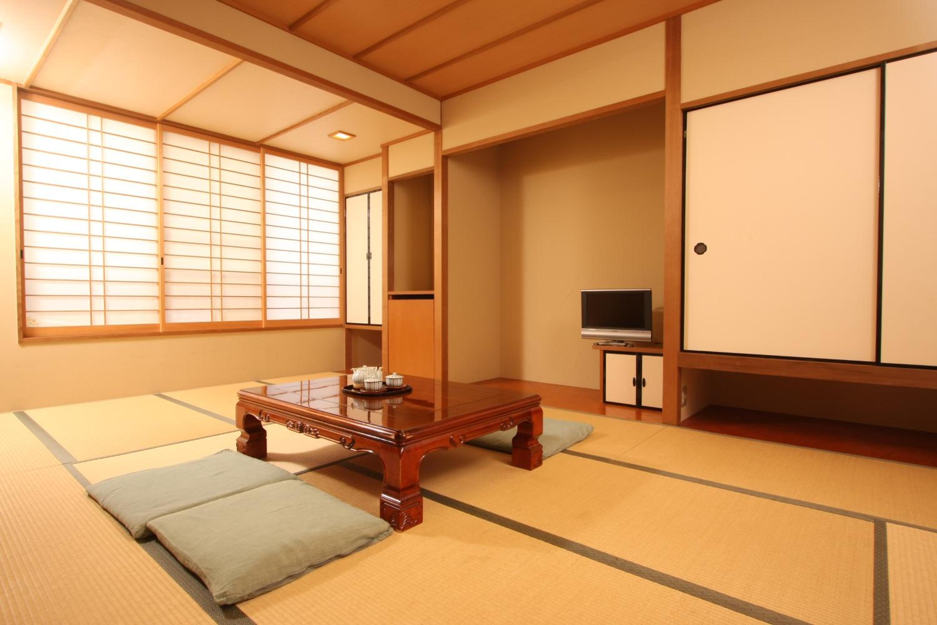 Standard Japanese Style Tatami Room with Private Bathroom - Non-Smoking  (Up to 4 guests) 