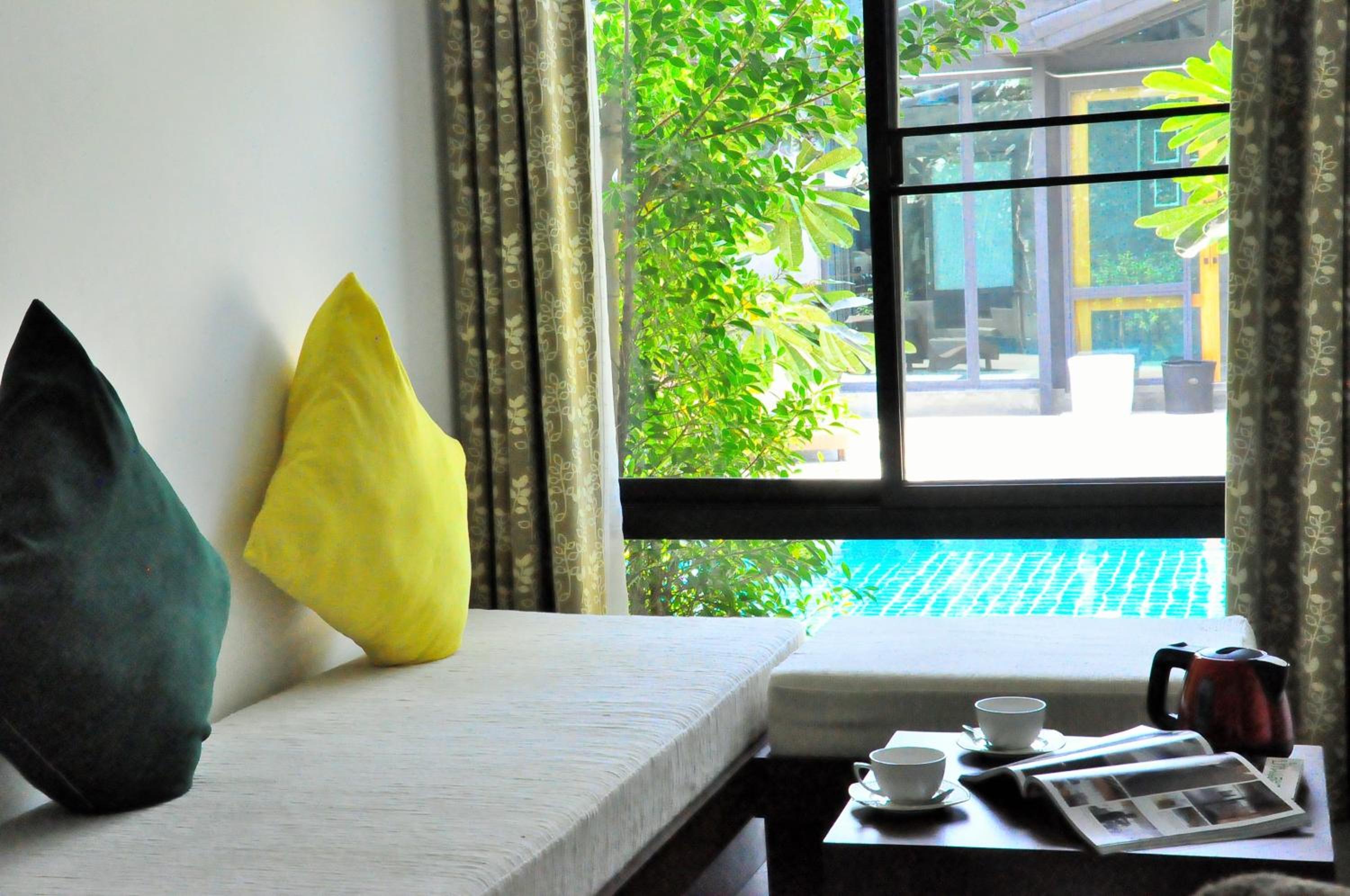 Deluxe Double Room with Pool View