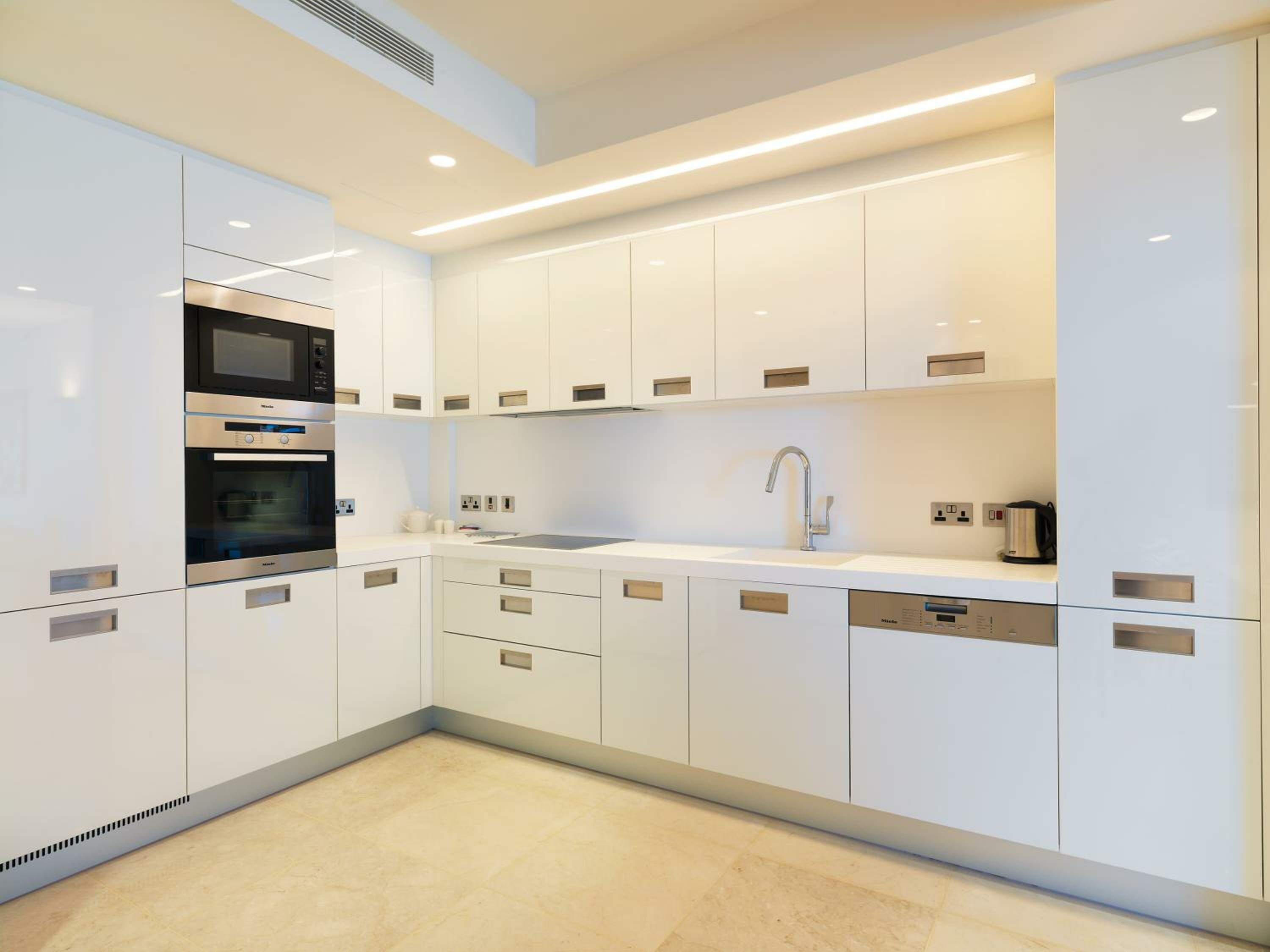 Two-Bedroom Apartment with Private Hot Tub and Garden