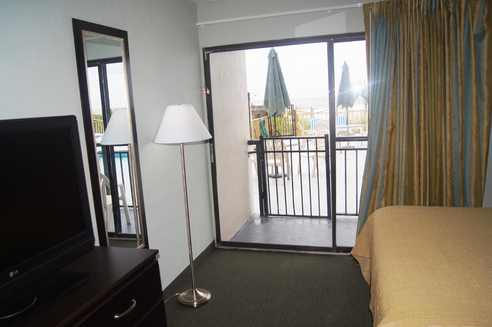 Queen Room with Two Queen Beds and Kitchenette-Oceanfront View