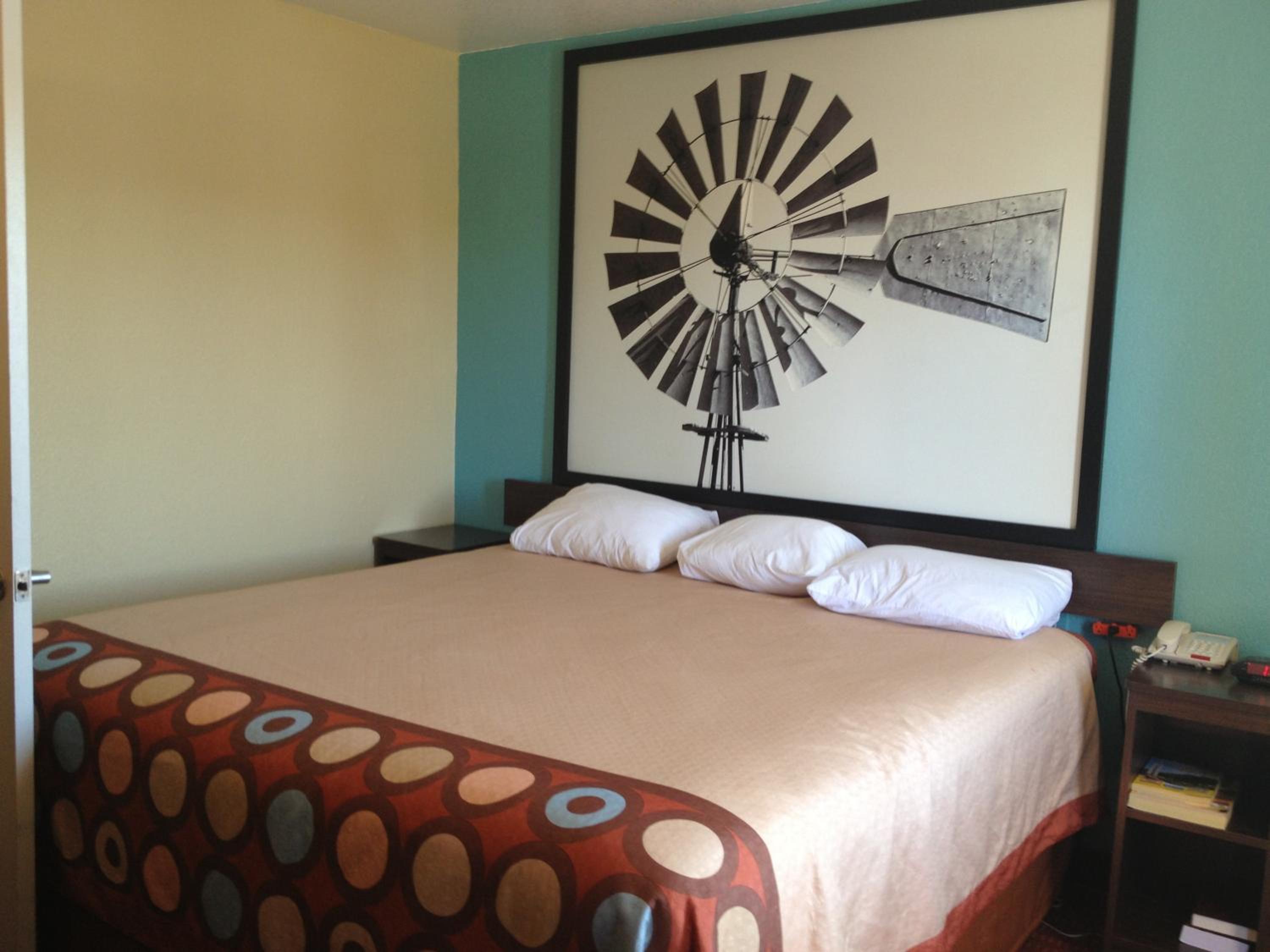 Queen Room - Non-Smoking