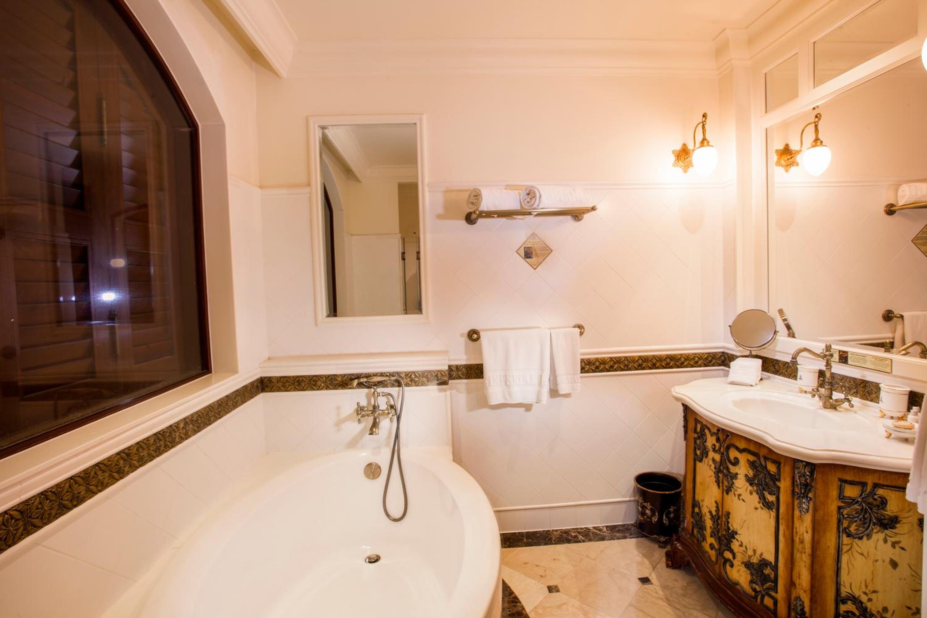 Heritage Imperial Suite