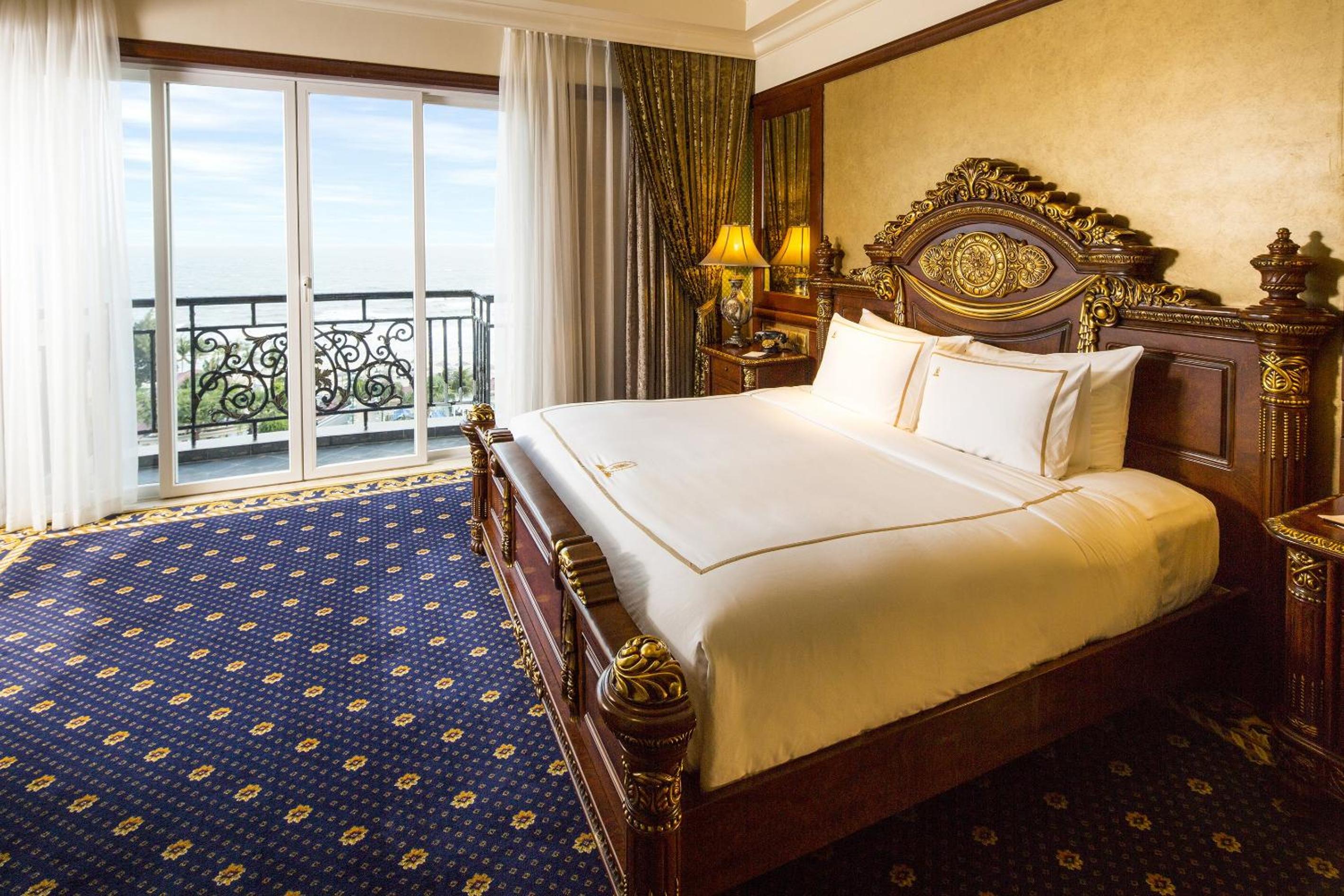Heritage Imperial Suite