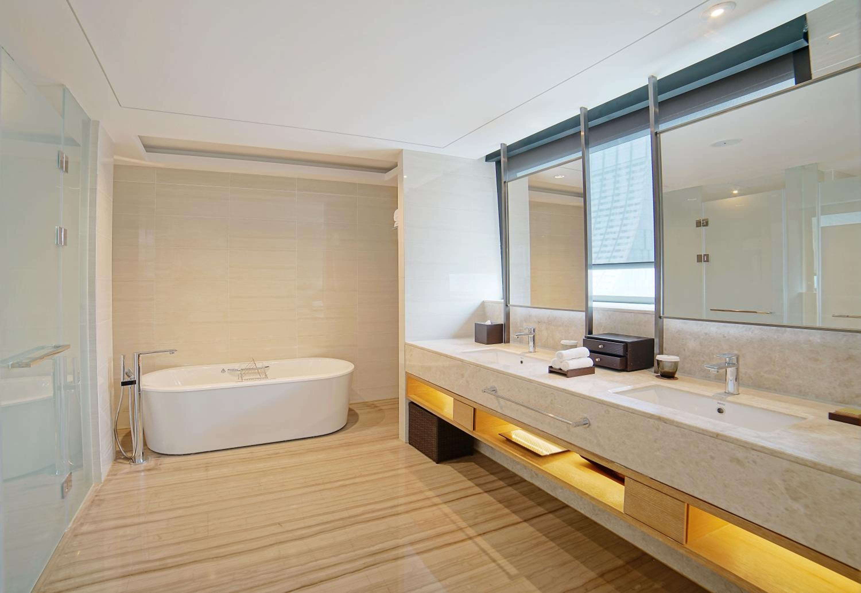 Deluxe King Three Bedroom Suite