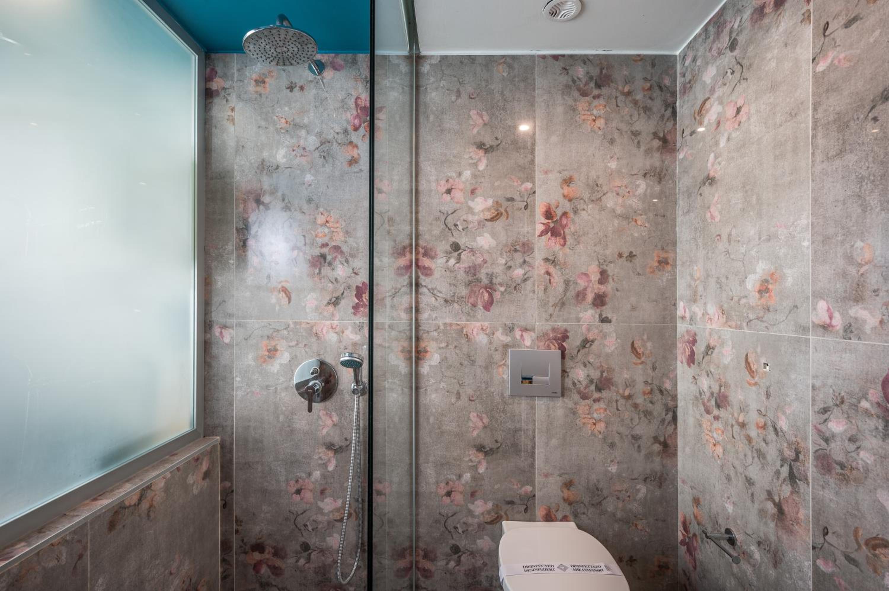 Superior Junior Suite with Private Pool - Spilled Level