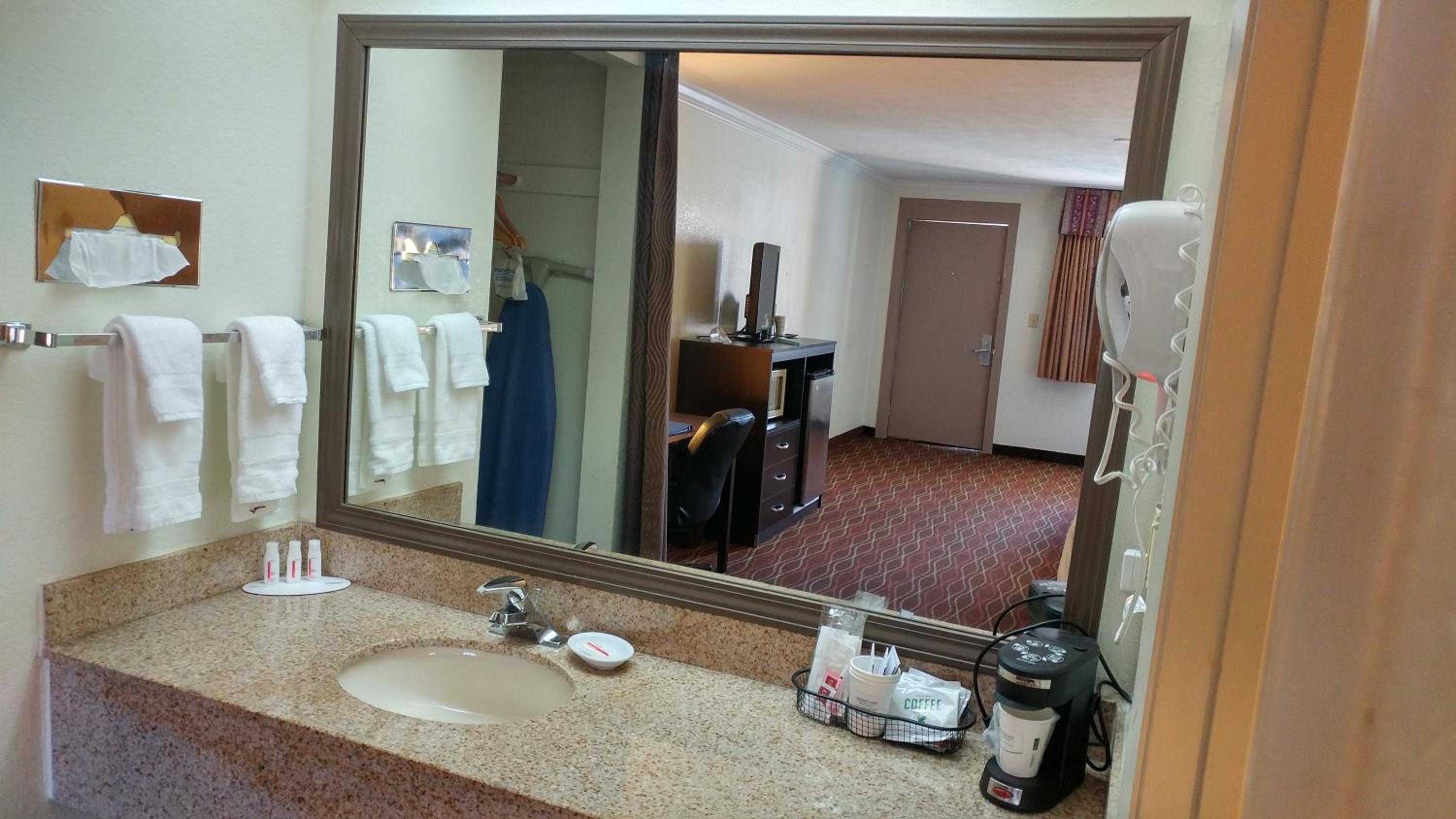 King Room - Non-Smoking